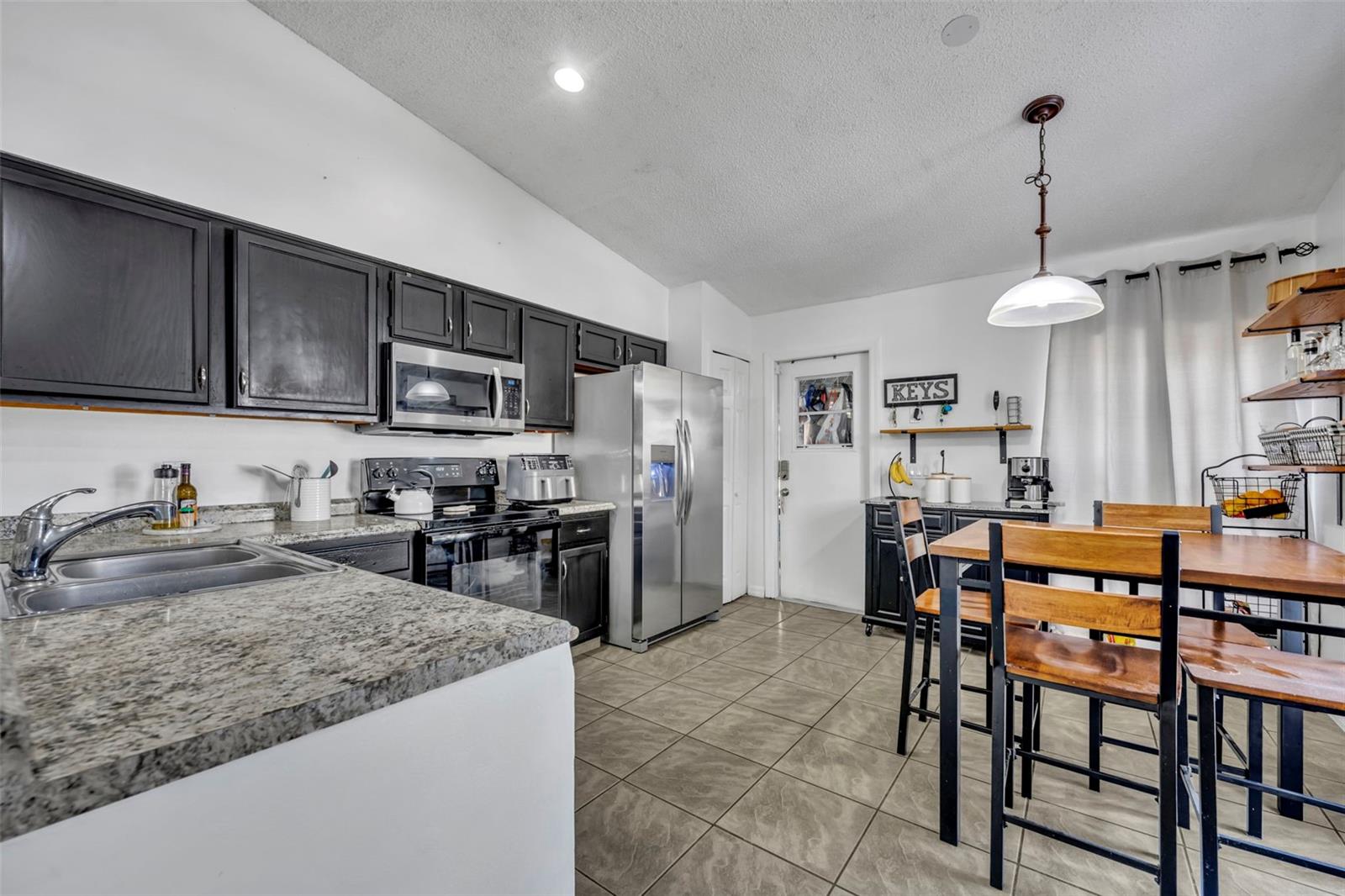 Image 7 of 24 For 1831 Summit Chase Avenue