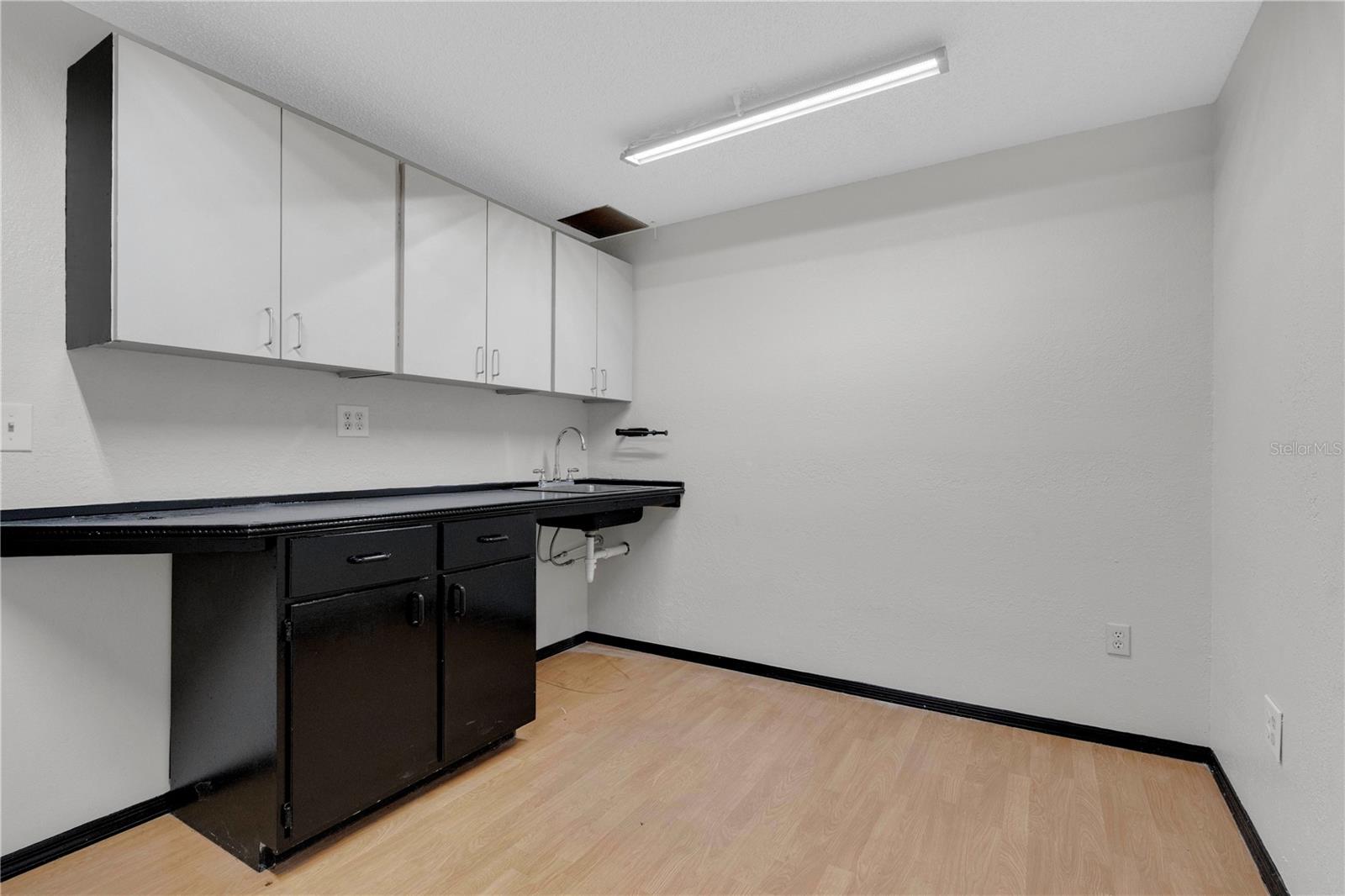 Image 11 of 47 For 5515 Orange Avenue