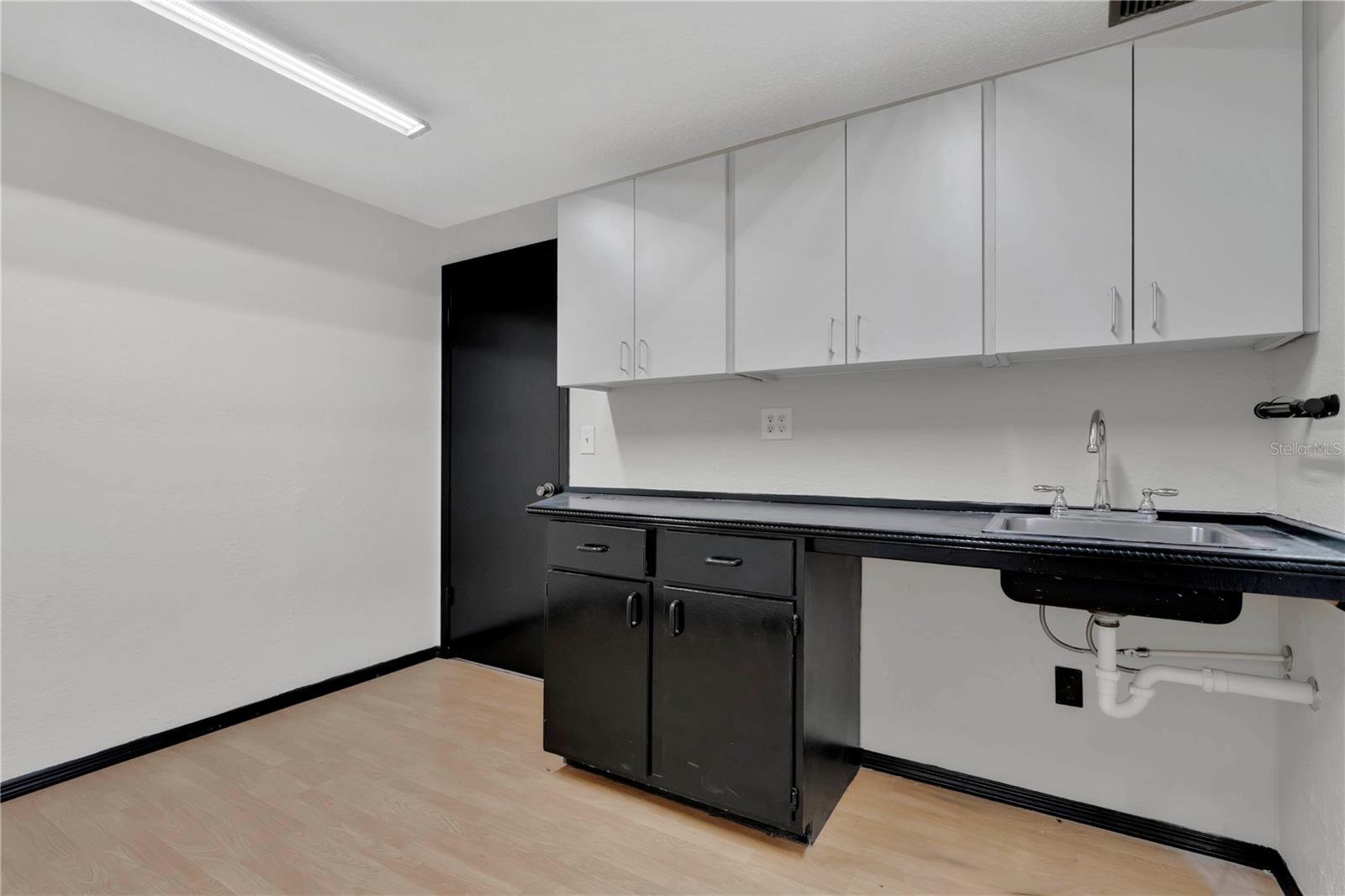 Image 12 of 47 For 5515 Orange Avenue