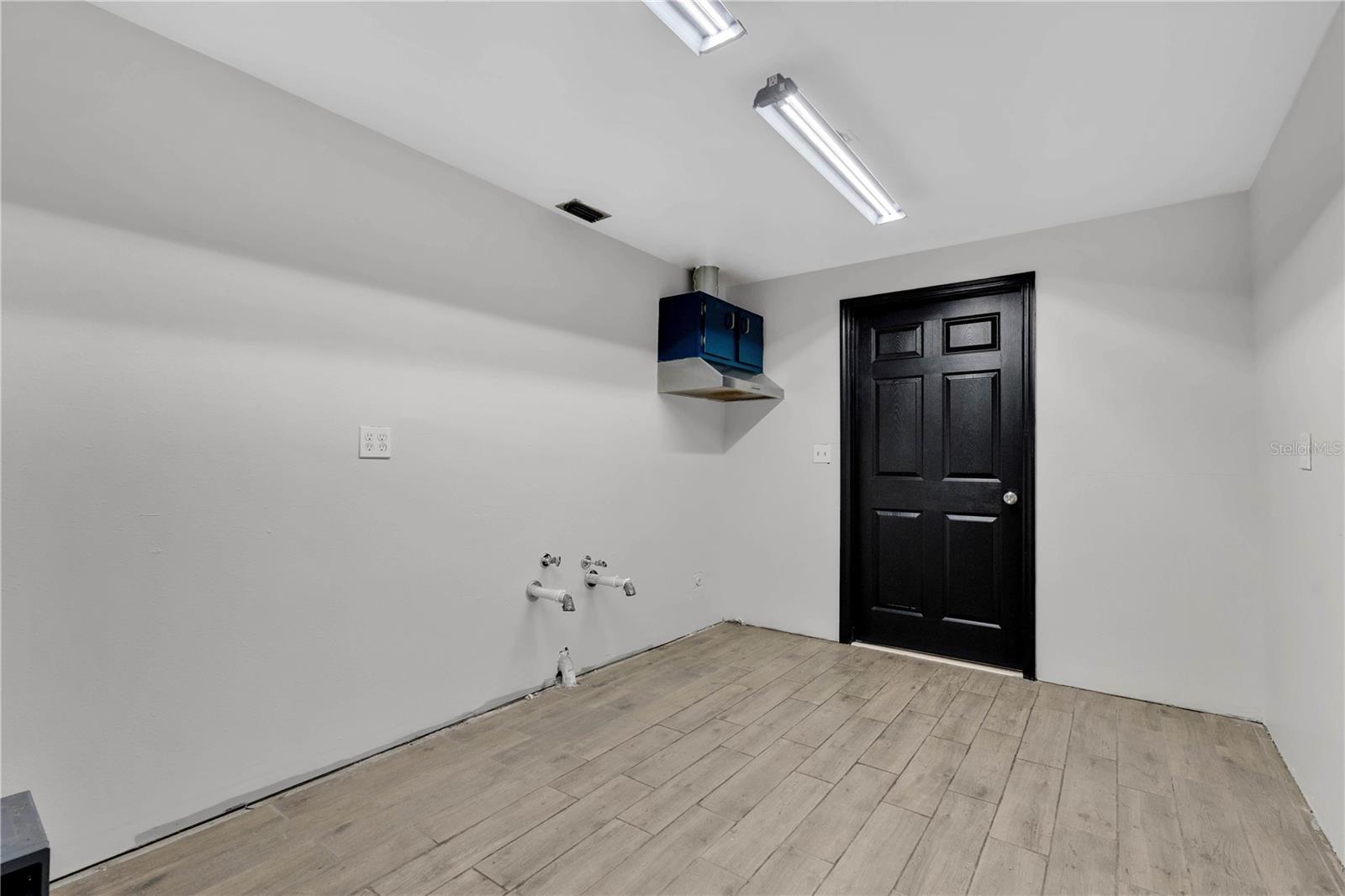 Image 19 of 47 For 5515 Orange Avenue