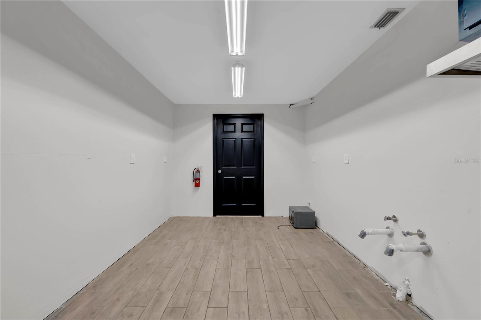 Image 20 of 47 For 5515 Orange Avenue