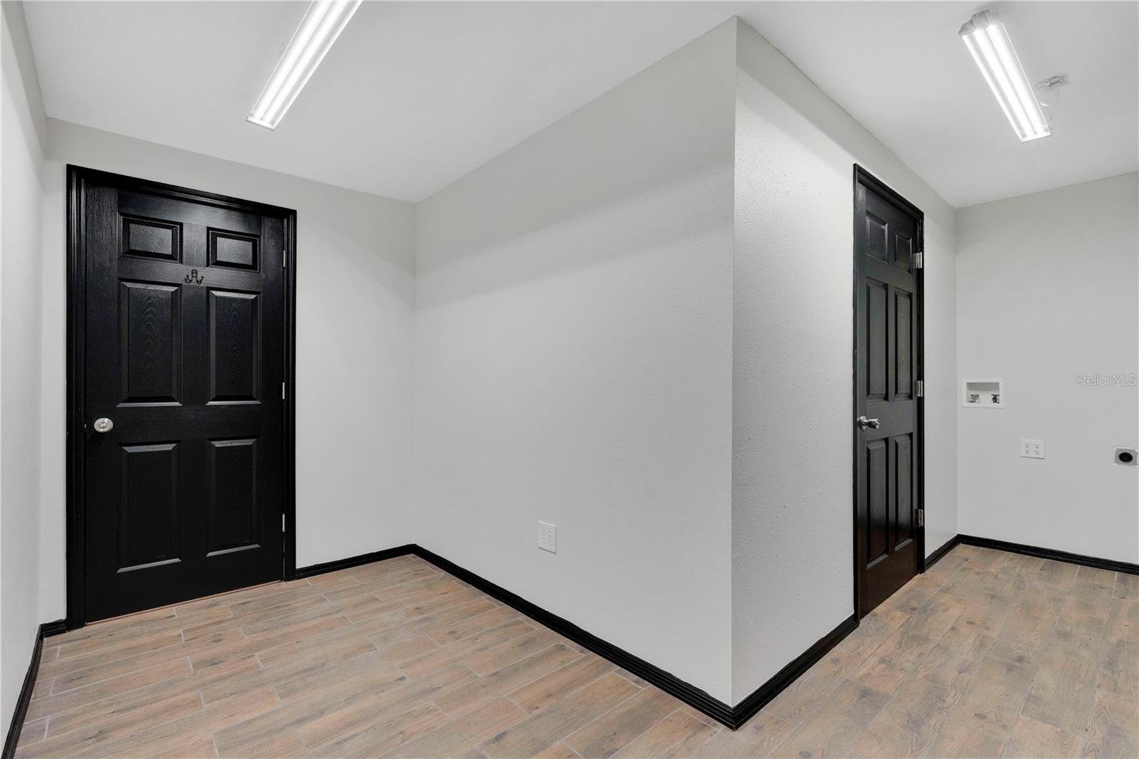 Image 21 of 47 For 5515 Orange Avenue