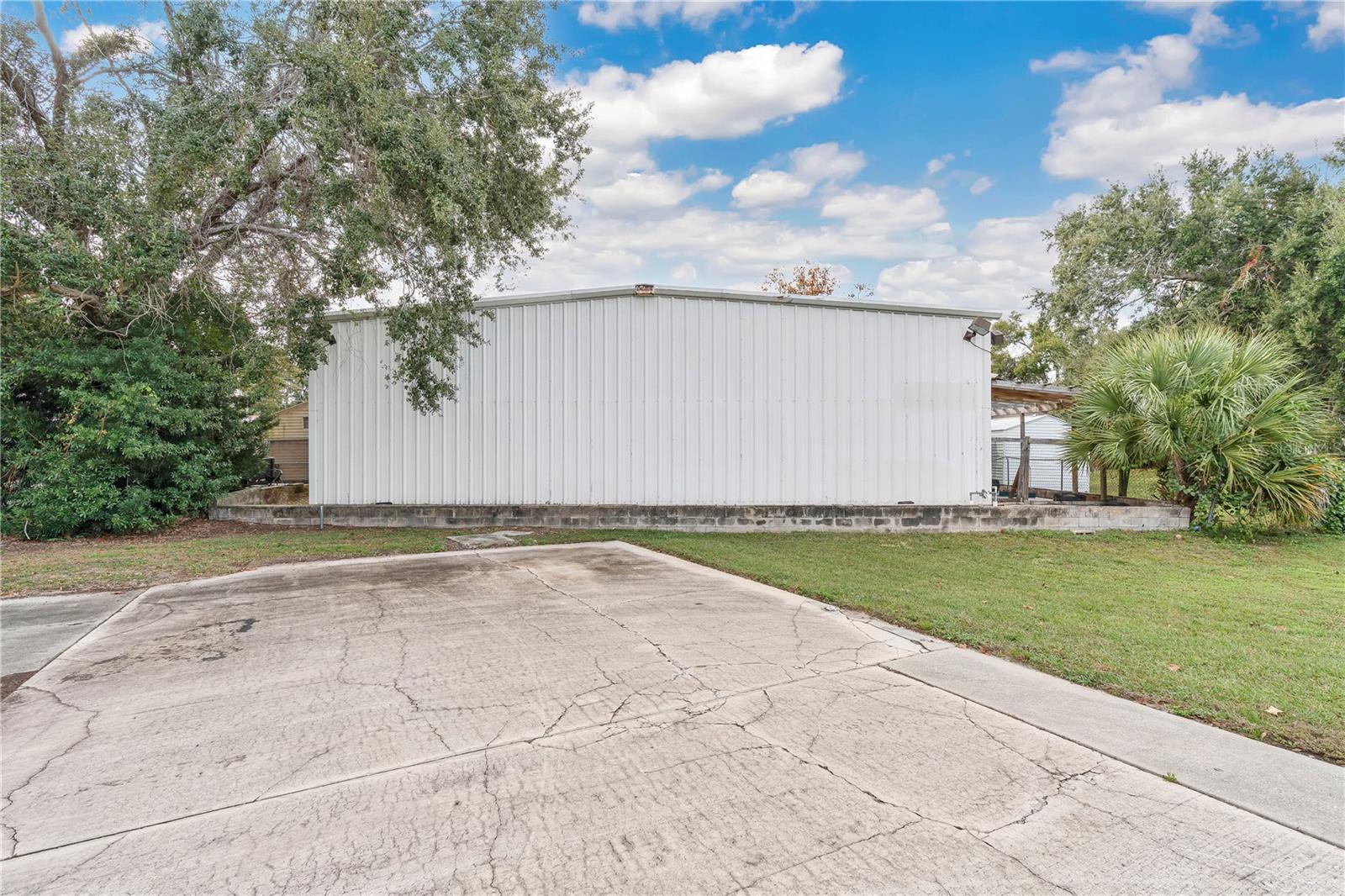 Image 38 of 47 For 5515 Orange Avenue