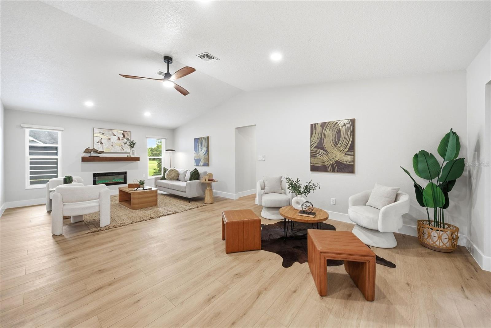 Image 12 of 44 For 7655 Persian Court