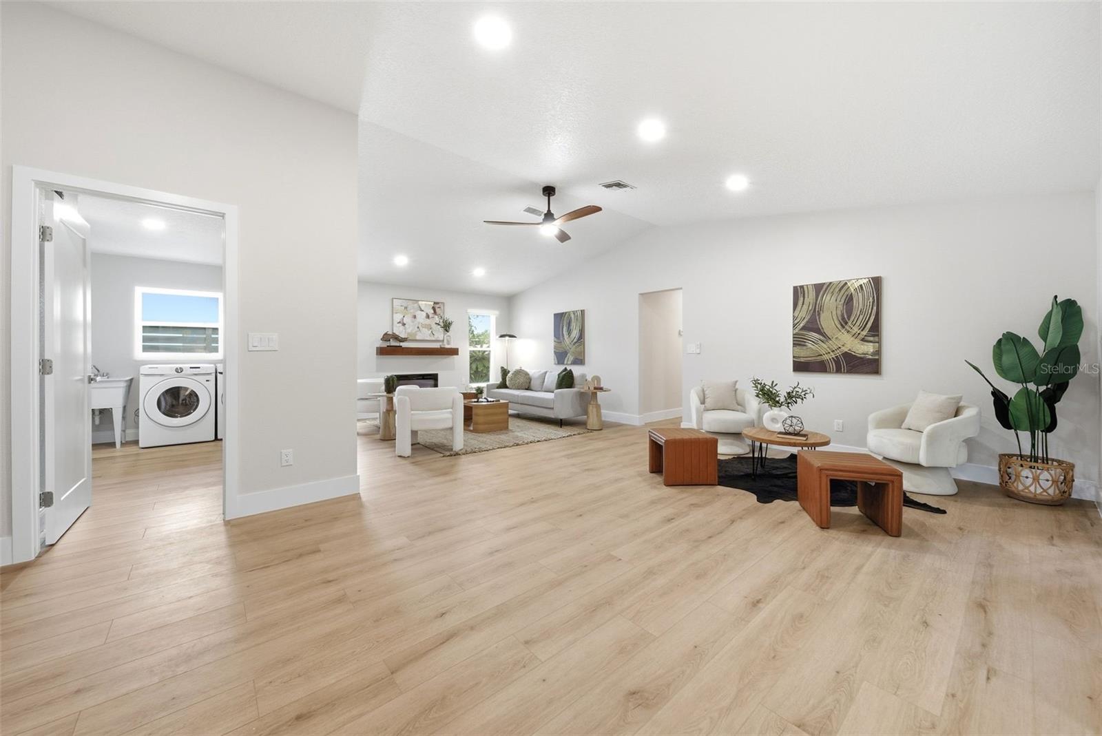 Image 14 of 44 For 7655 Persian Court