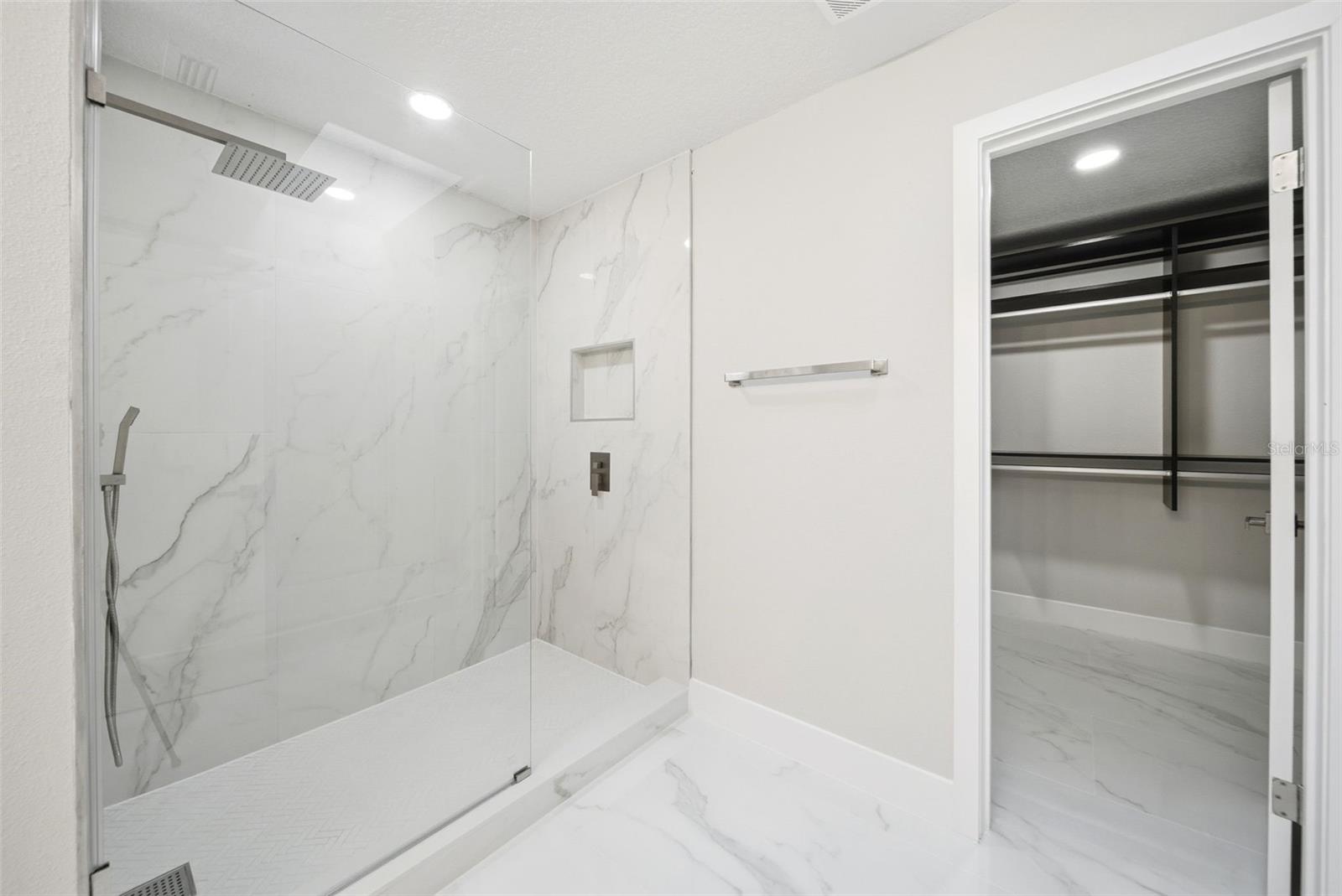 Image 19 of 44 For 7655 Persian Court