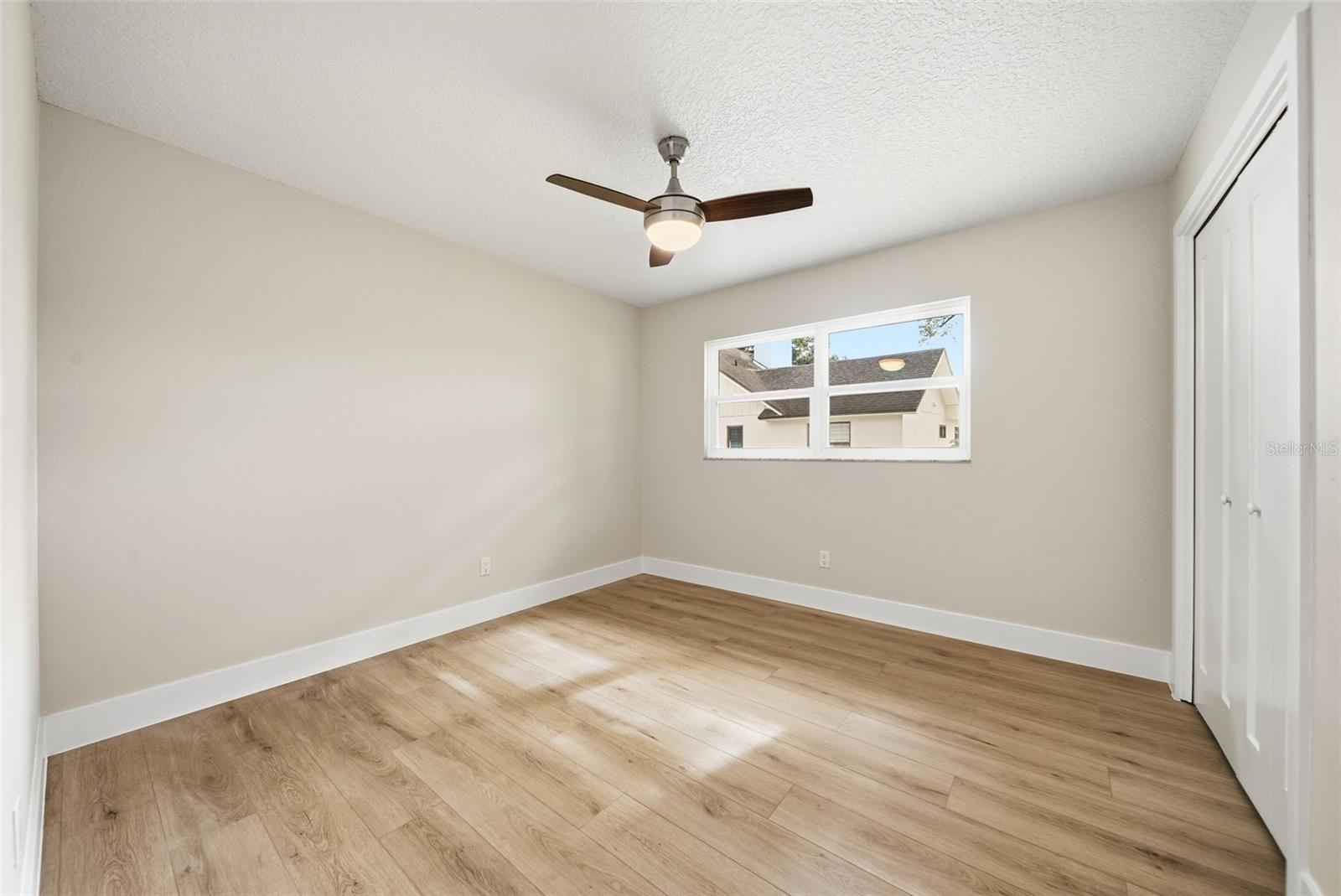 Image 24 of 44 For 7655 Persian Court