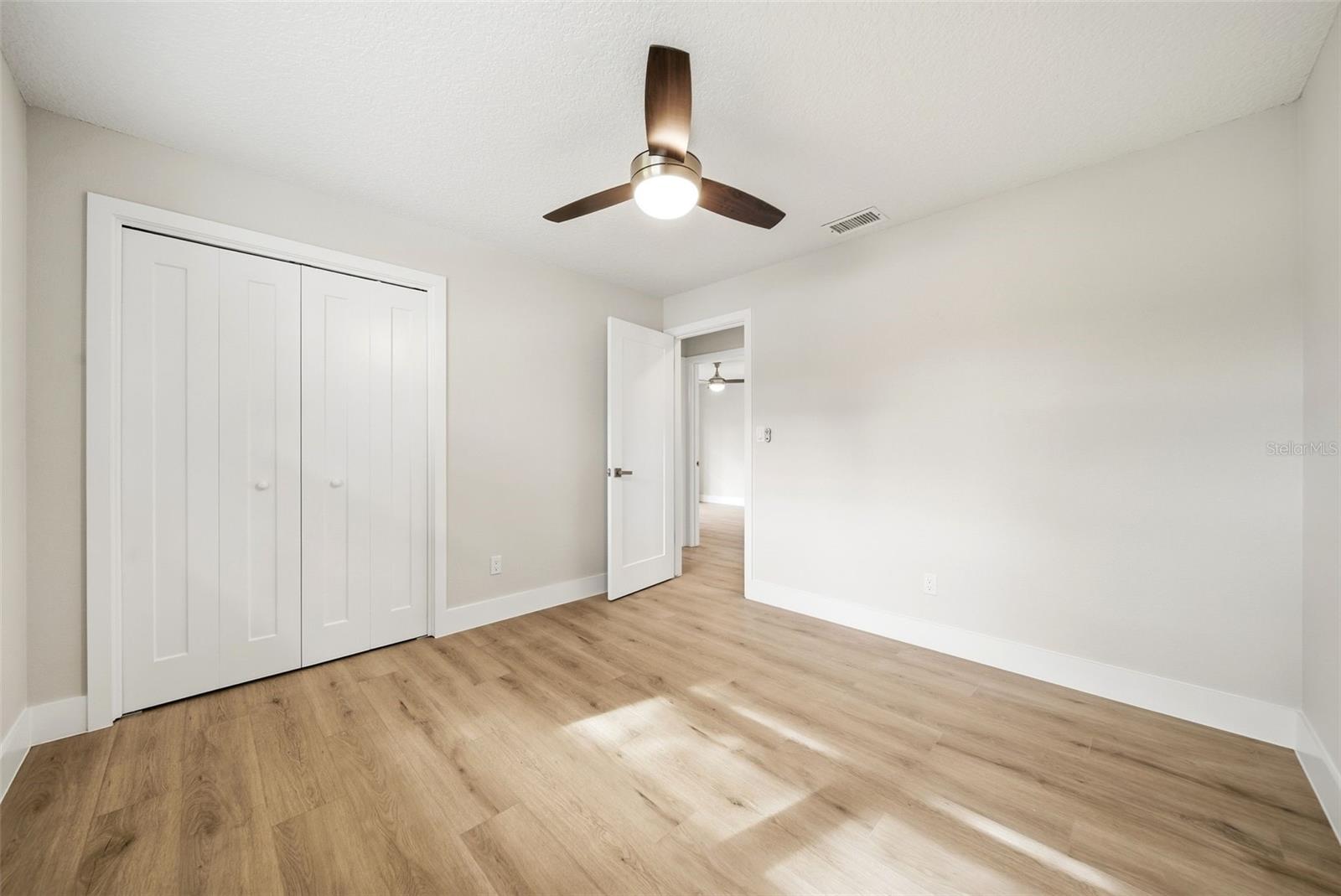 Image 25 of 44 For 7655 Persian Court