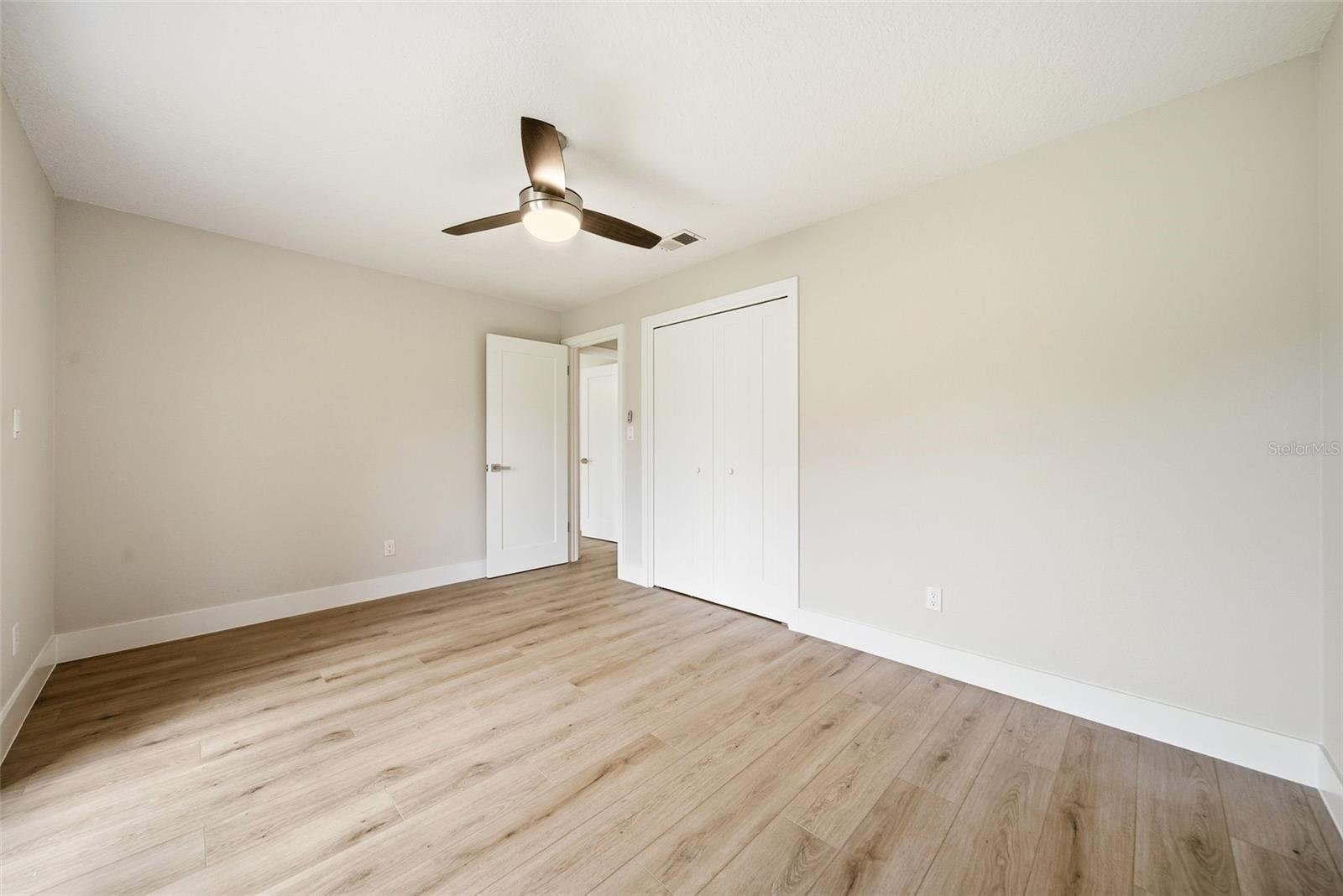 Image 27 of 44 For 7655 Persian Court