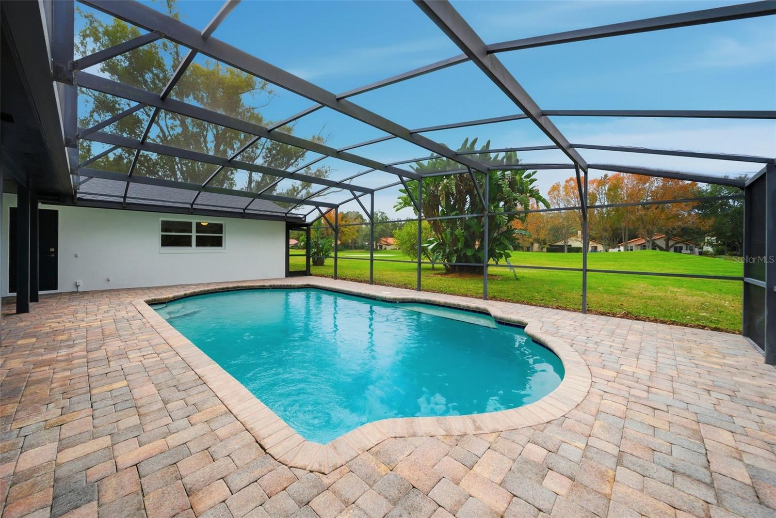 Image 33 of 44 For 7655 Persian Court