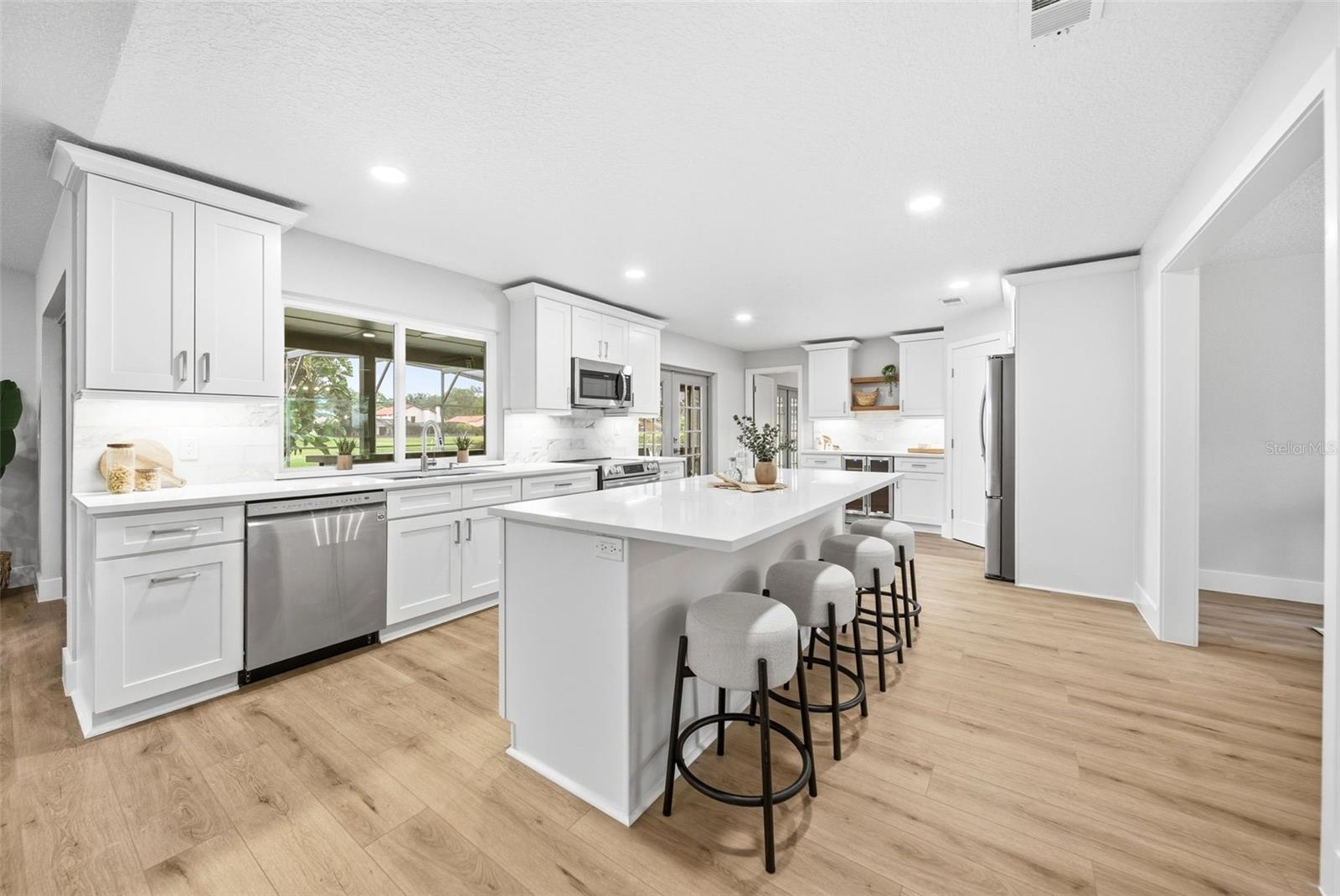 Image 7 of 44 For 7655 Persian Court