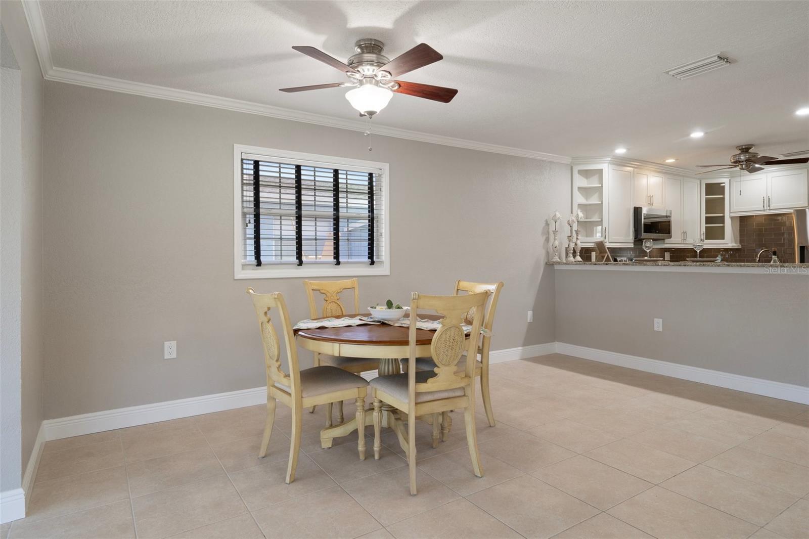 Image 12 of 50 For 5045 Pelican Drive