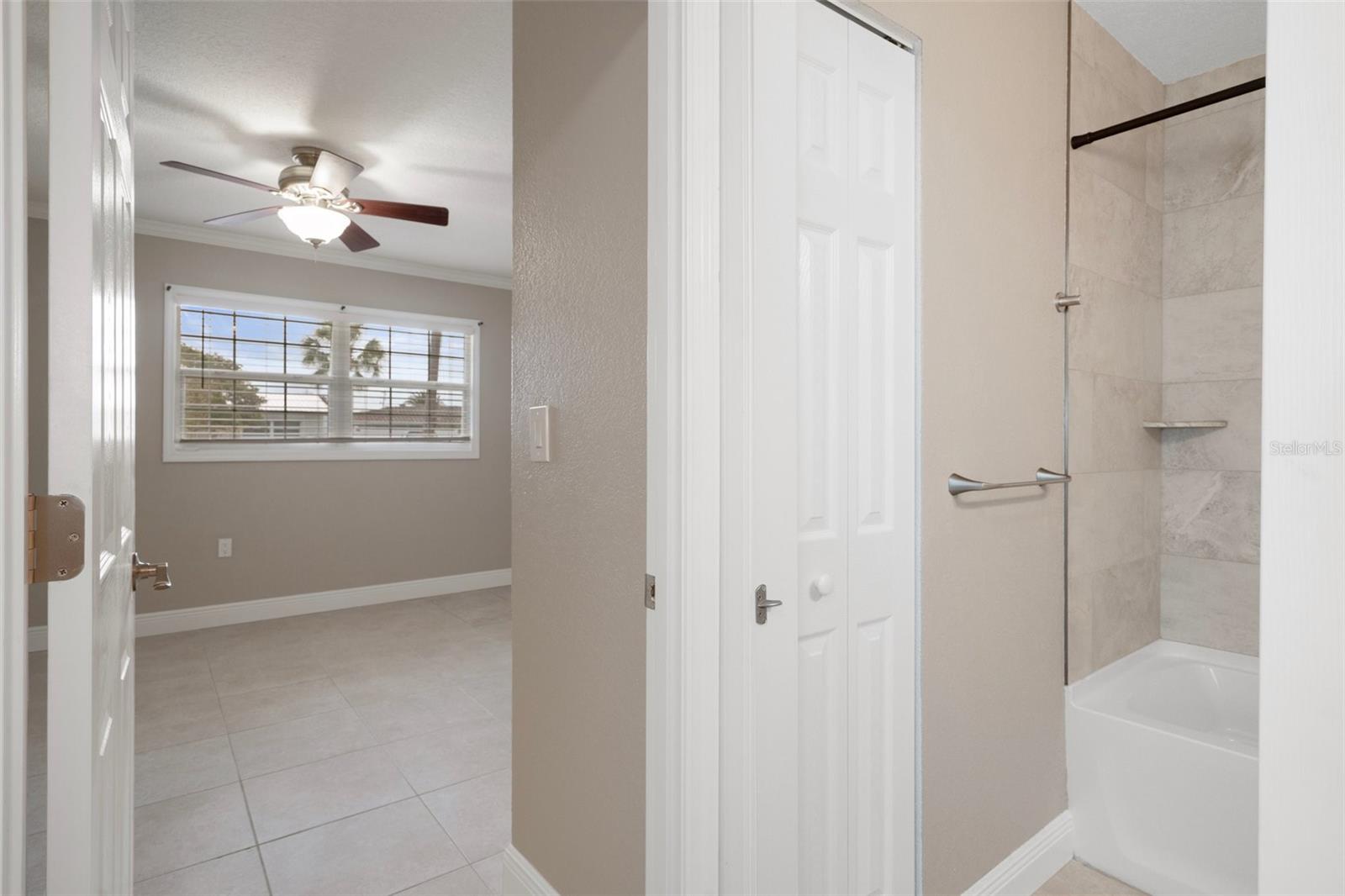 Image 25 of 50 For 5045 Pelican Drive