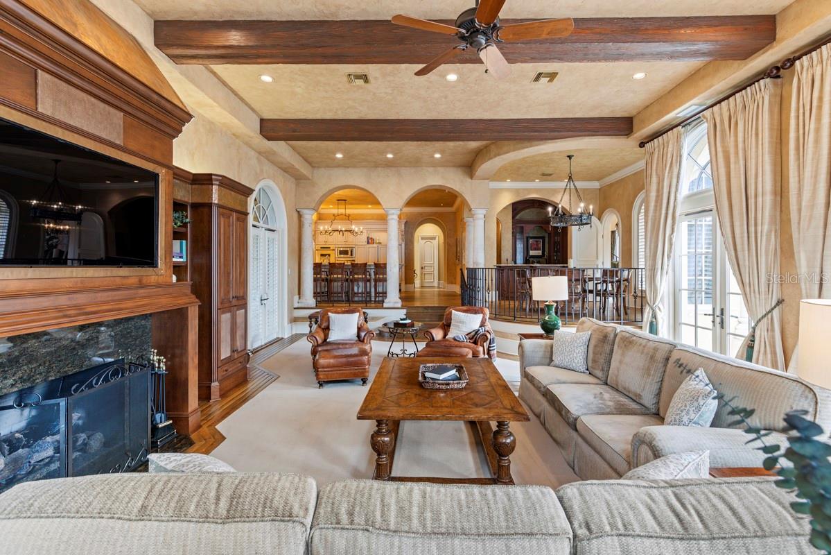 Image 18 of 67 For 2203 Via Tuscany