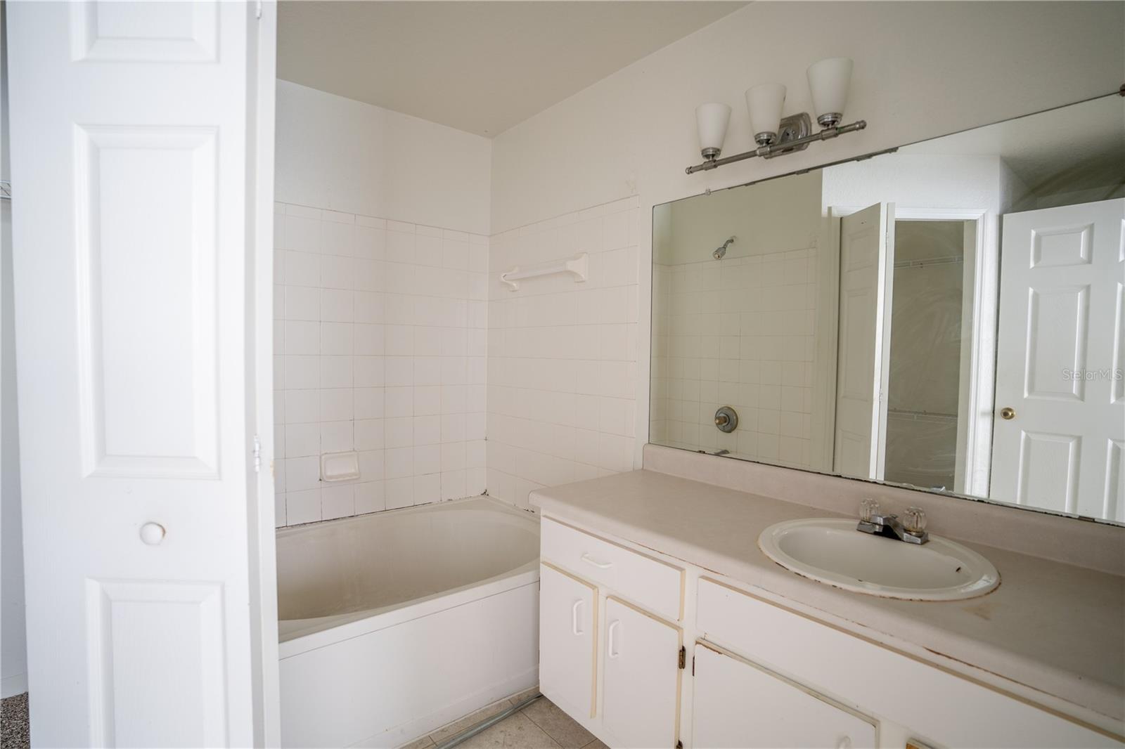 Image 12 of 22 For 13037 Mulberry Park Drive 5211