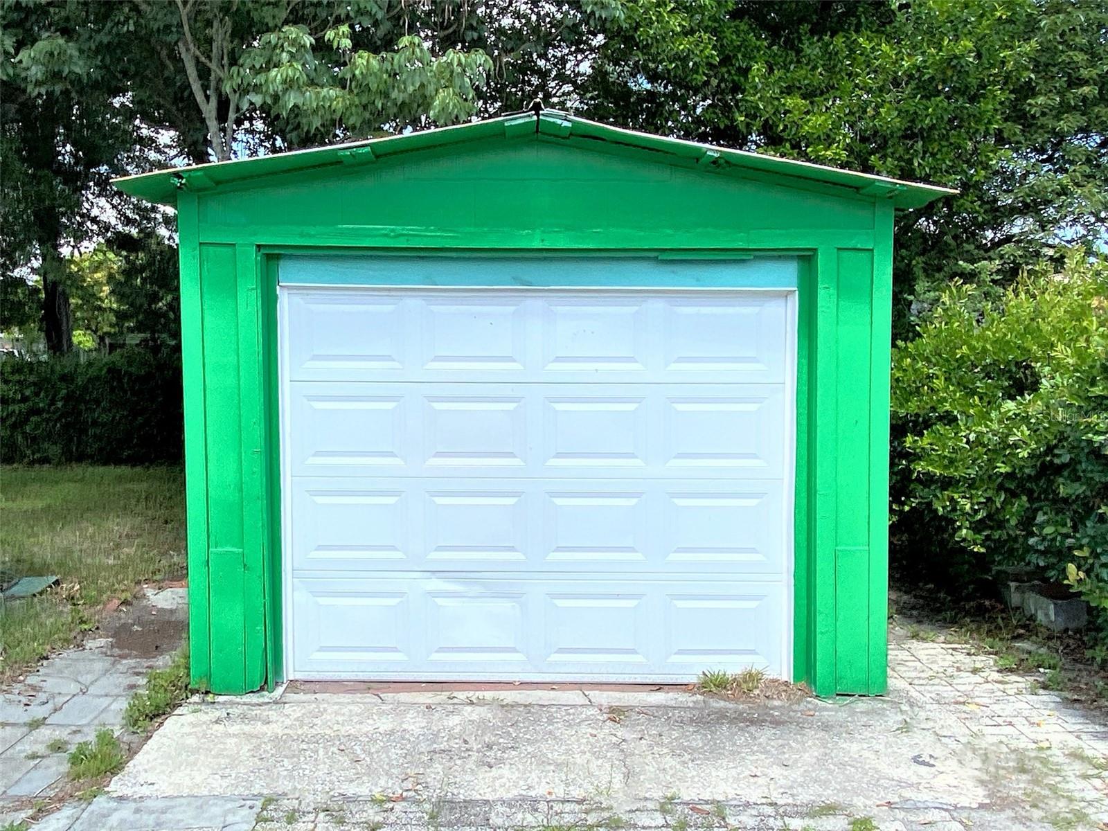 Image 14 of 15 For 275 Capen Avenue