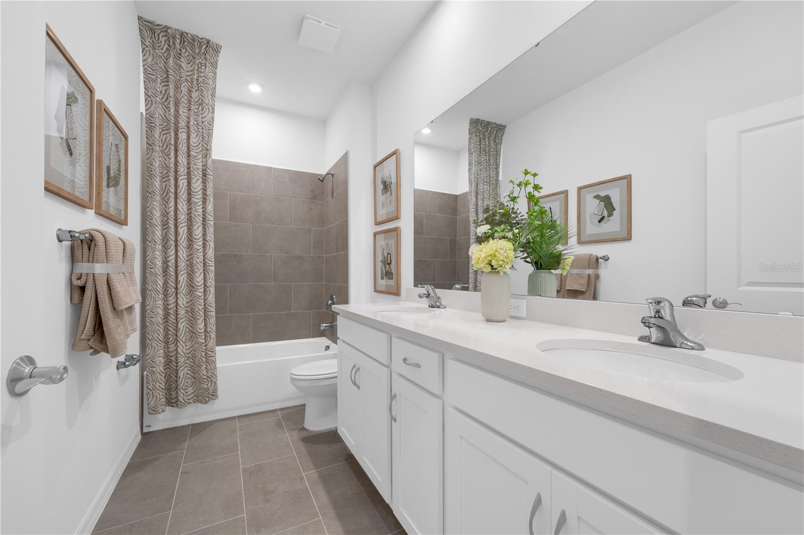 Image 30 of 38 For 12885 Trovita Drive