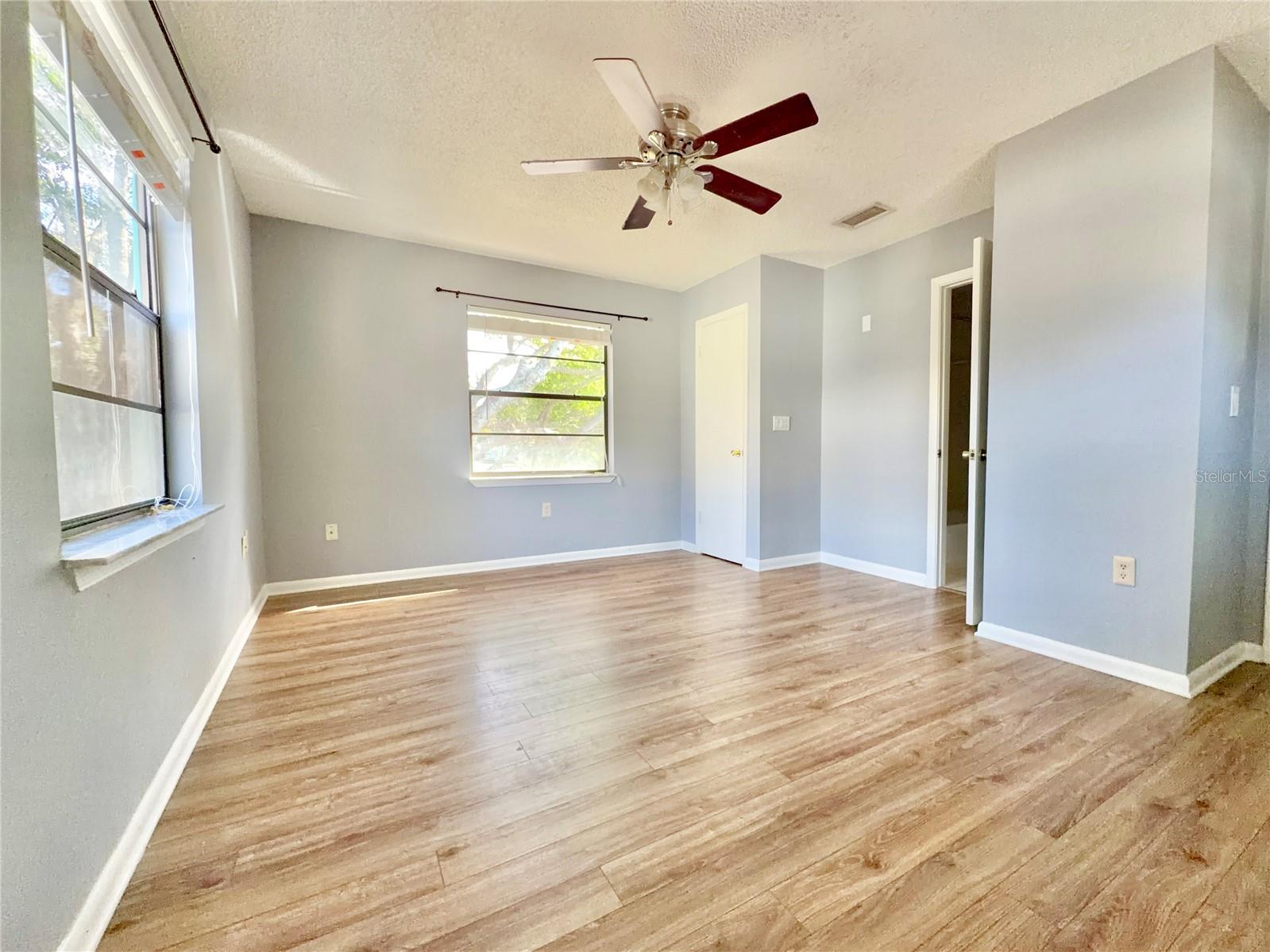 Image 19 of 24 For 2 Shine Avenue