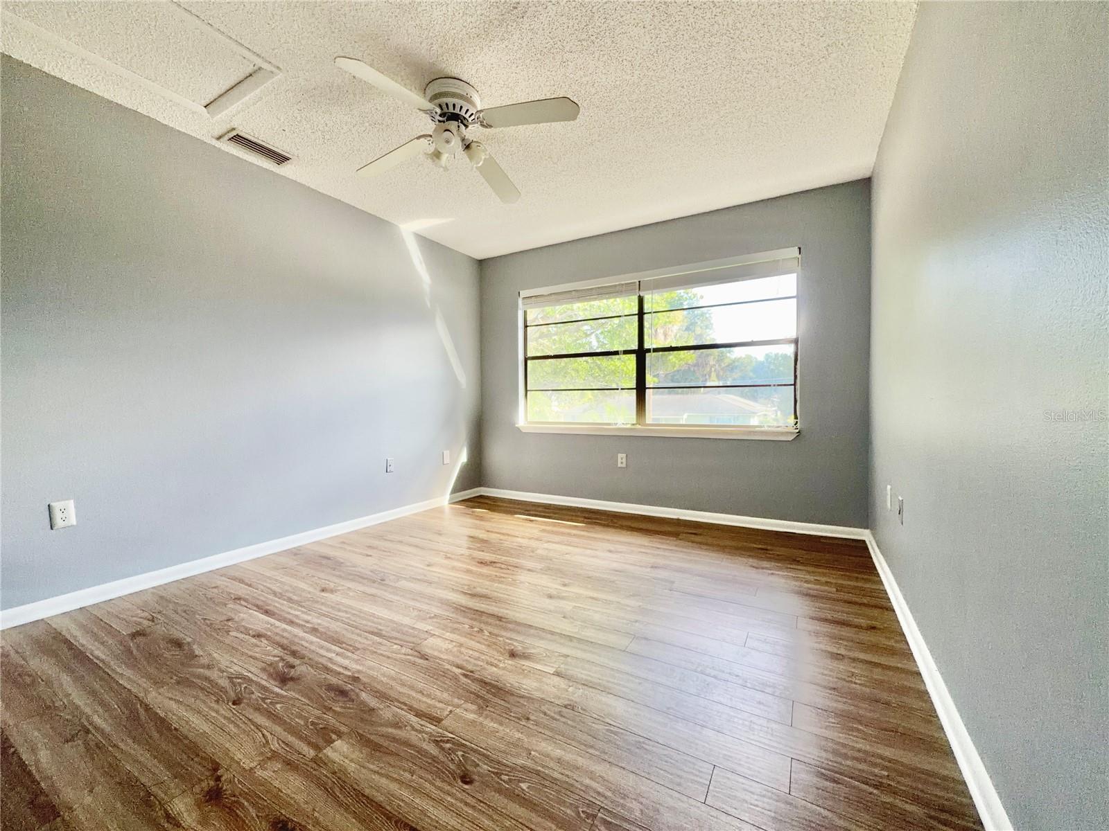 Image 21 of 24 For 2 Shine Avenue