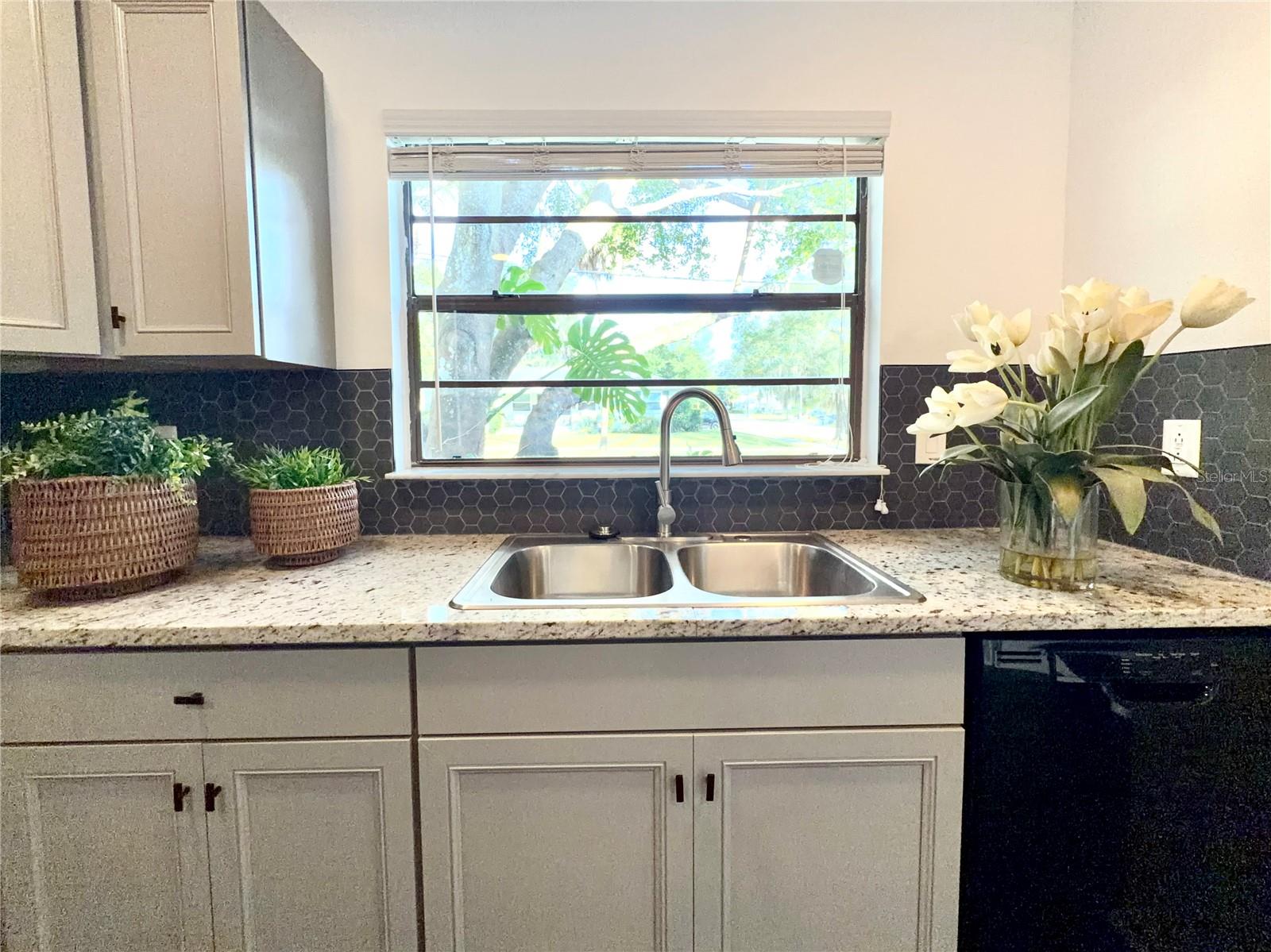 Image 8 of 24 For 2 Shine Avenue