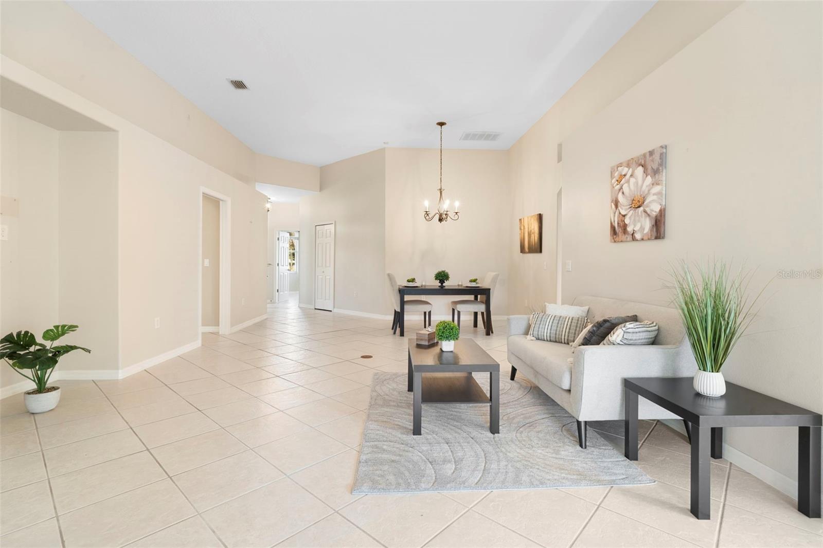 Image 17 of 59 For 439 Foxhill Drive