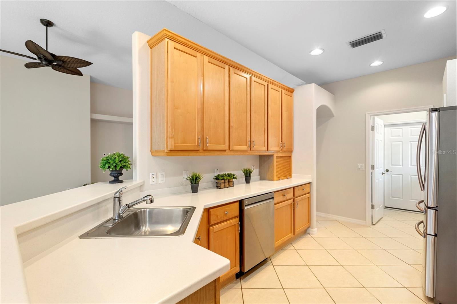 Image 18 of 59 For 439 Foxhill Drive