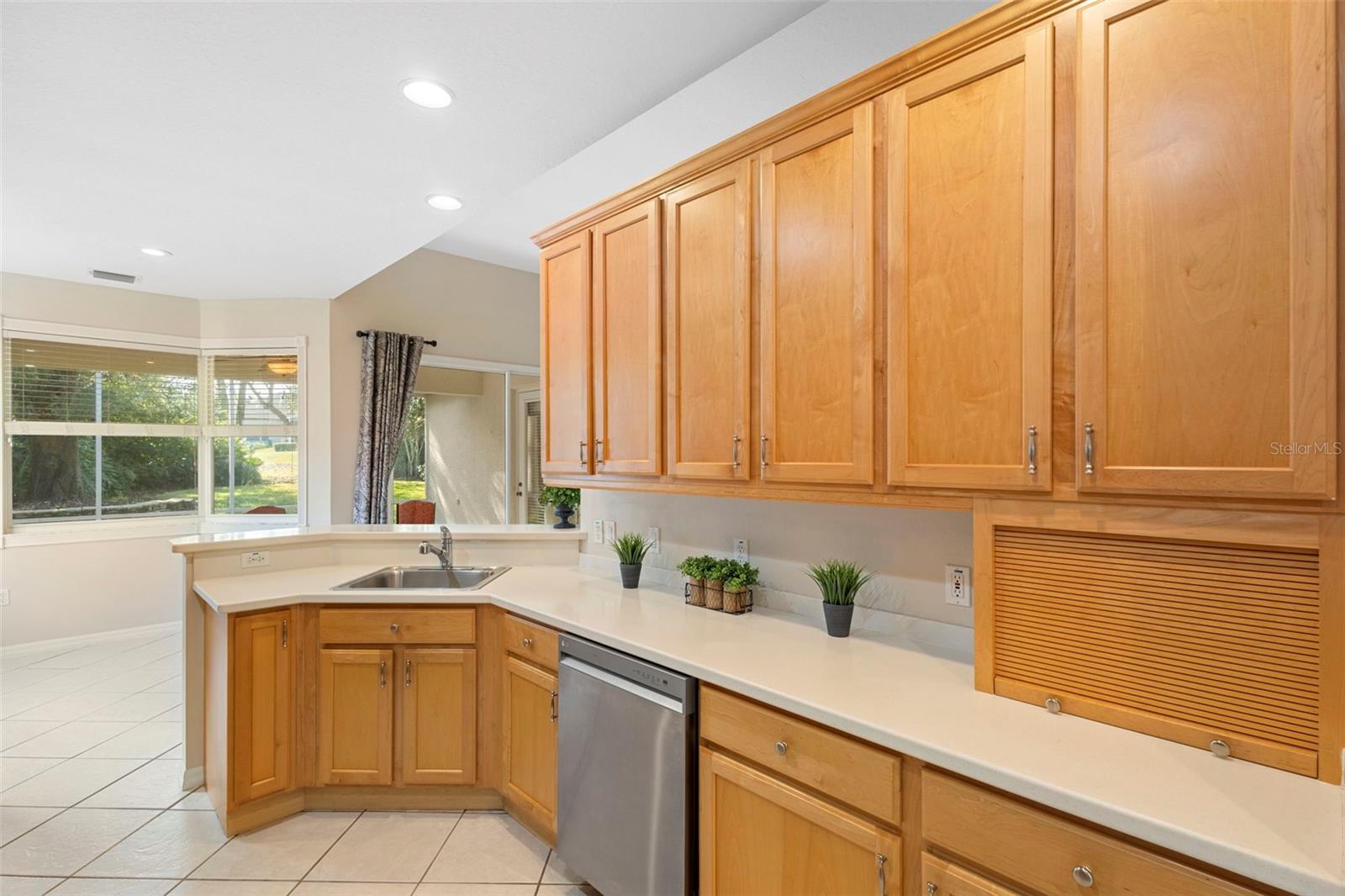 Image 23 of 59 For 439 Foxhill Drive