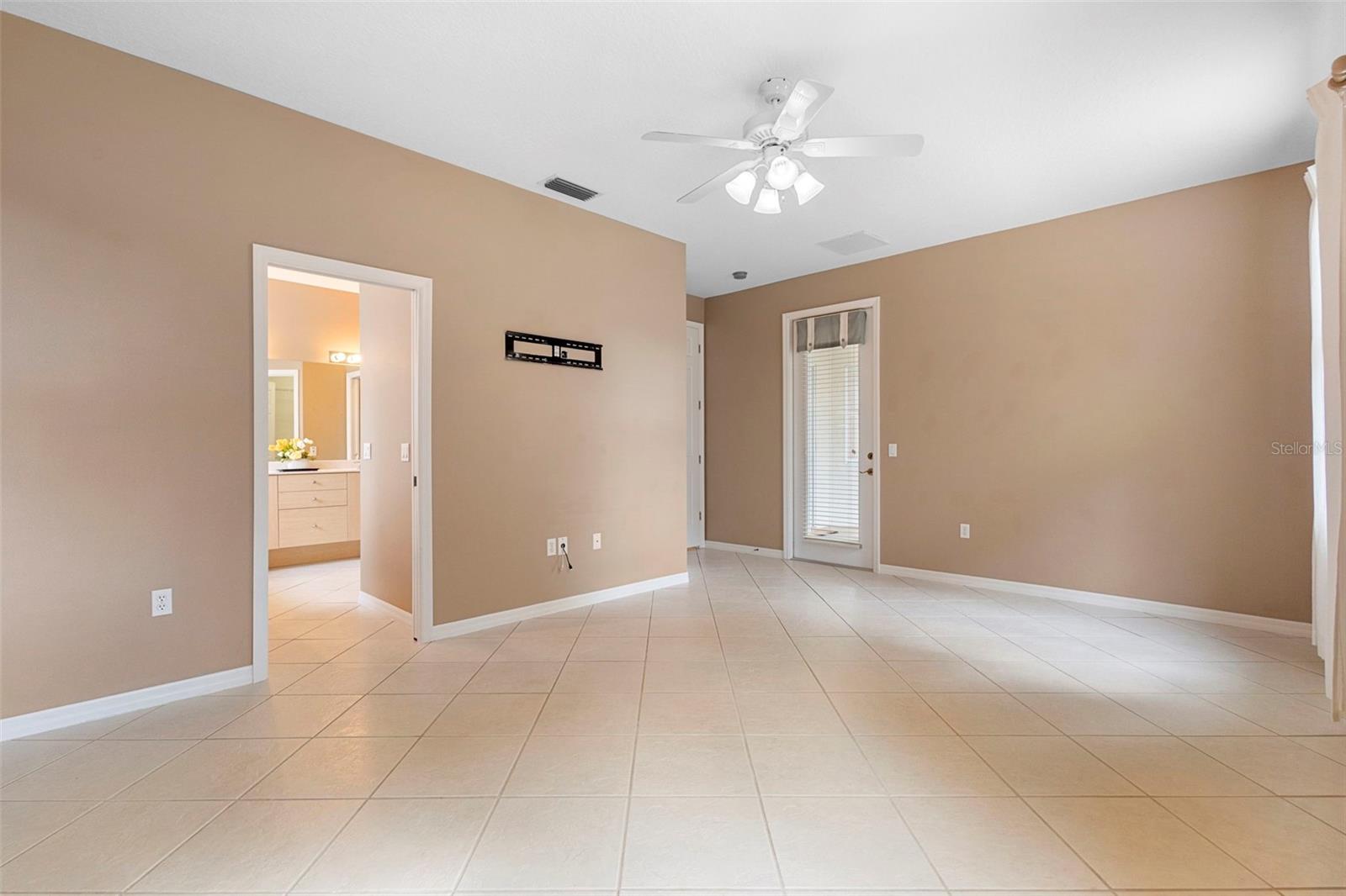 Image 34 of 59 For 439 Foxhill Drive