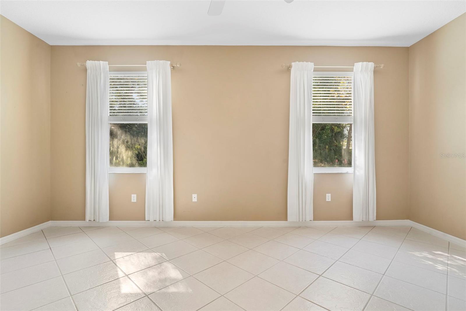 Image 35 of 59 For 439 Foxhill Drive