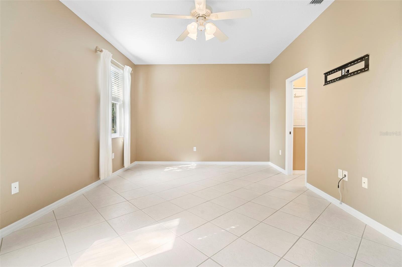 Image 36 of 59 For 439 Foxhill Drive