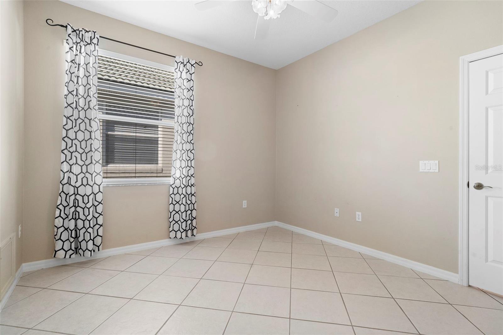 Image 38 of 59 For 439 Foxhill Drive