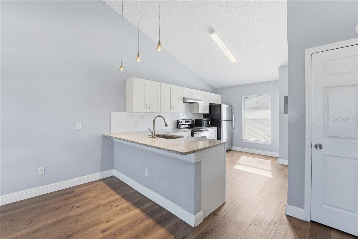 Image 4 of 14 For 3651 Goldenrod Road C204