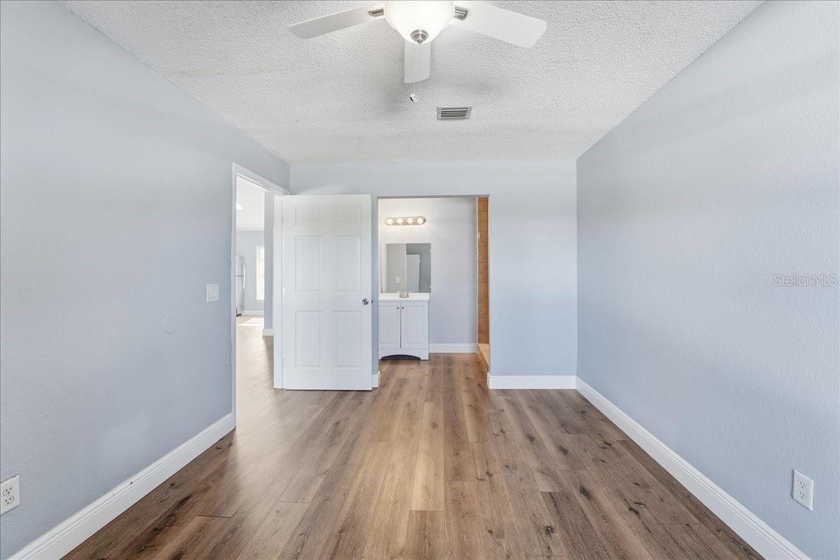 Image 9 of 14 For 3651 Goldenrod Road C204