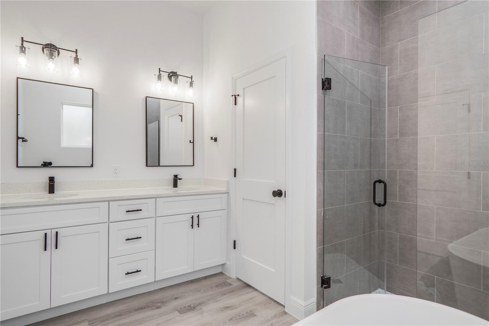 Image 13 of 51 For 1915 Linden Drive