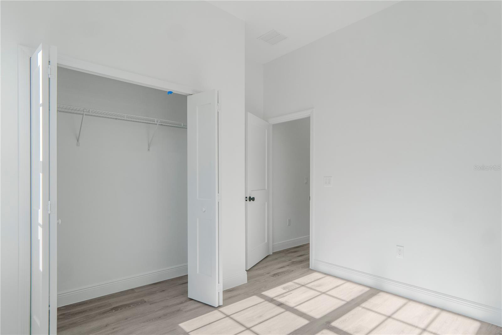 Image 22 of 51 For 1915 Linden Drive