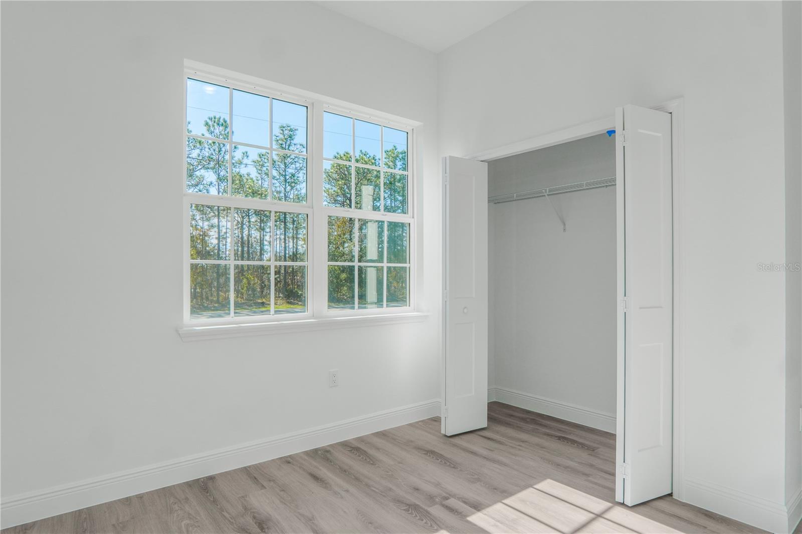 Image 23 of 51 For 1915 Linden Drive