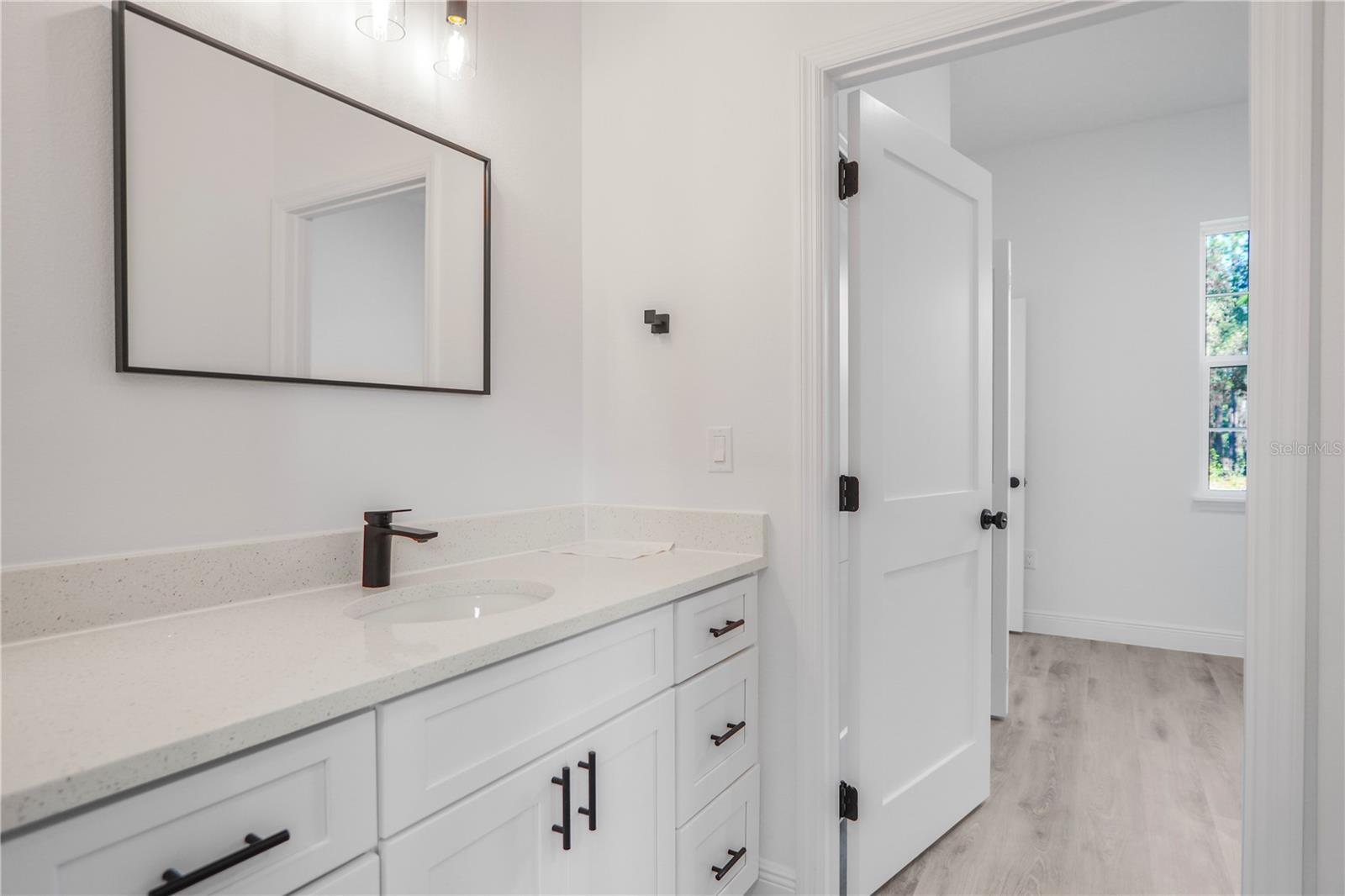 Image 30 of 51 For 1915 Linden Drive