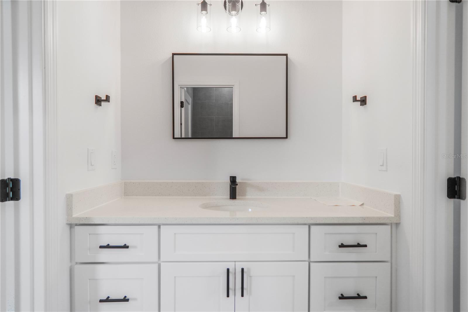 Image 31 of 51 For 1915 Linden Drive