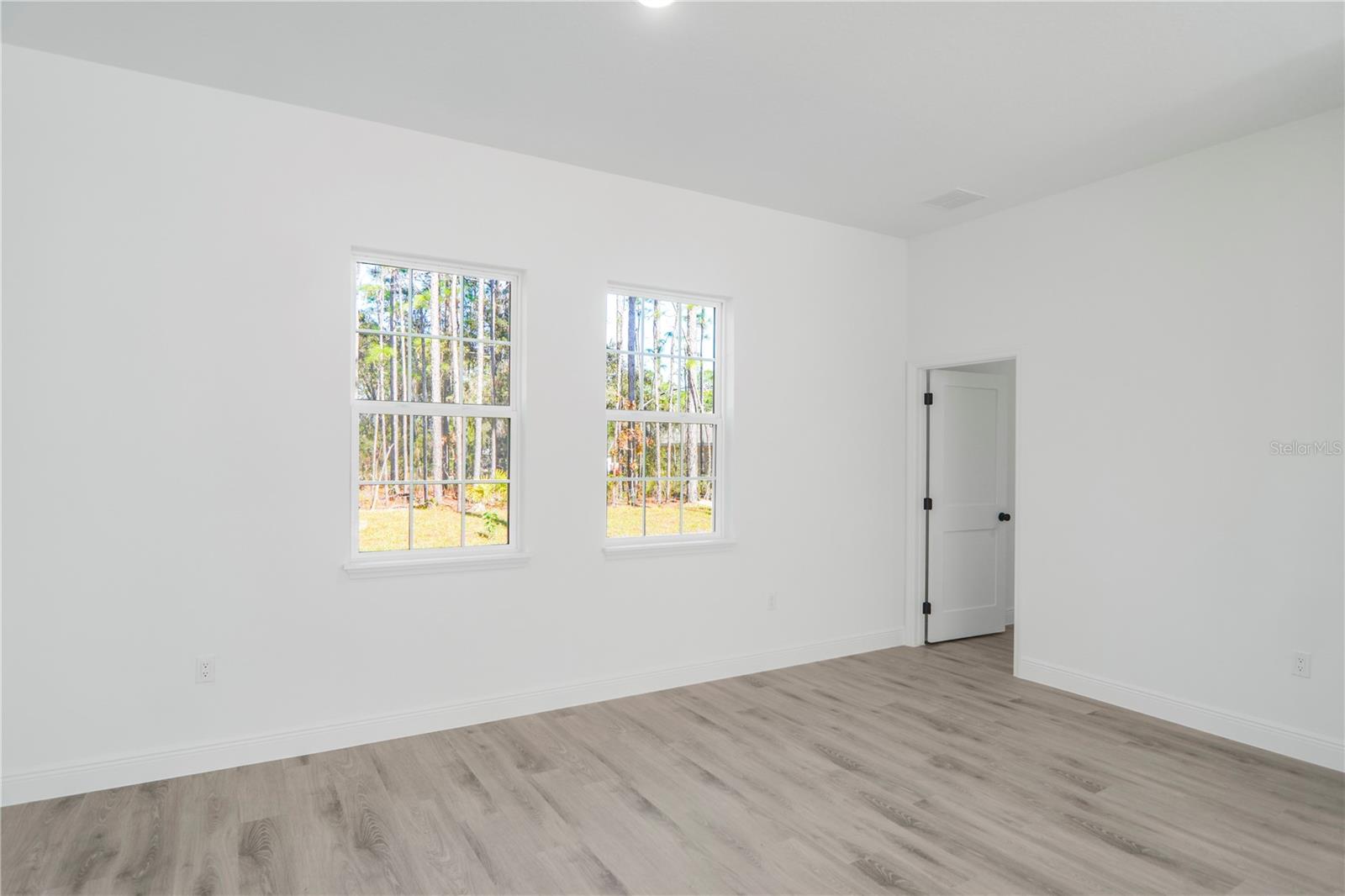 Image 39 of 51 For 1915 Linden Drive