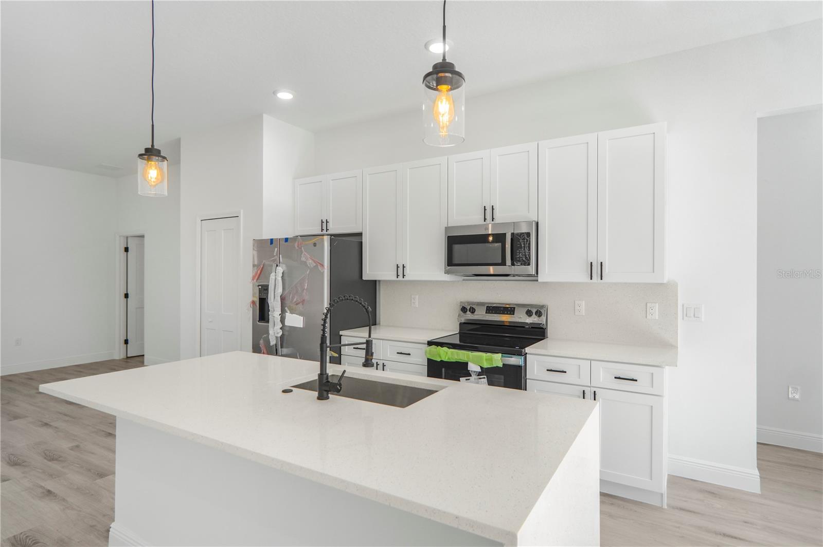 Image 42 of 51 For 1915 Linden Drive