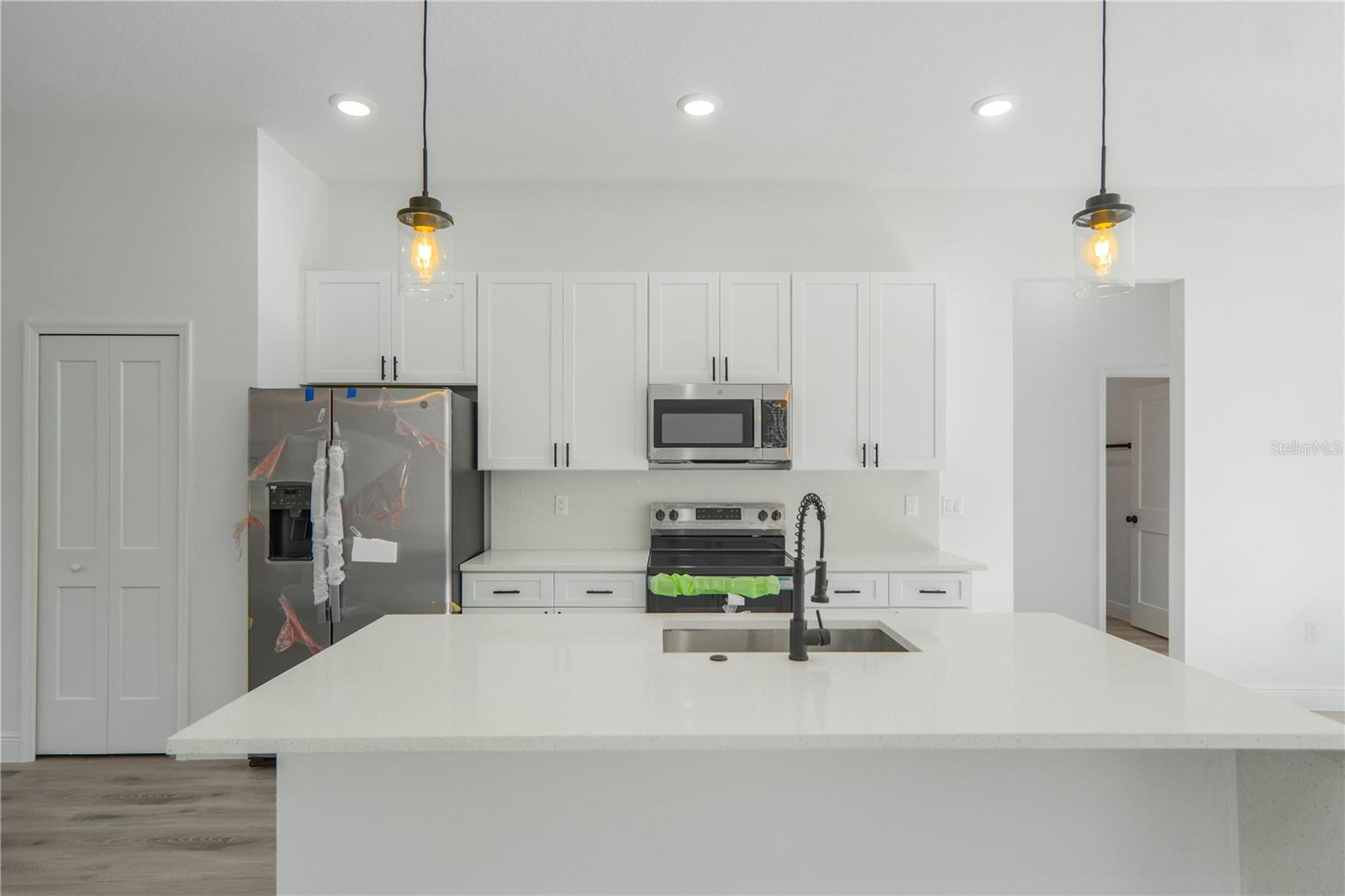 Image 43 of 51 For 1915 Linden Drive