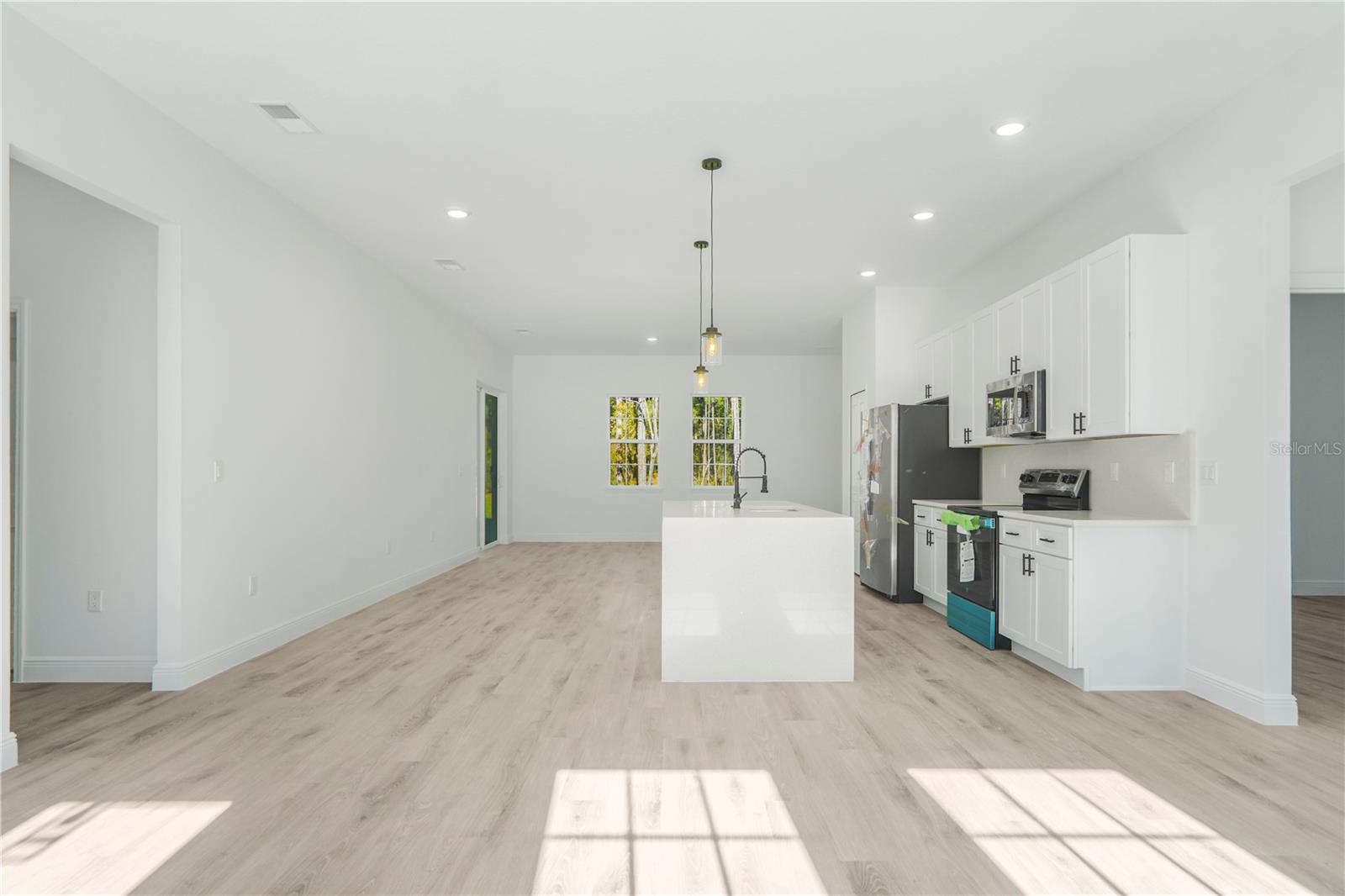 Image 45 of 51 For 1915 Linden Drive