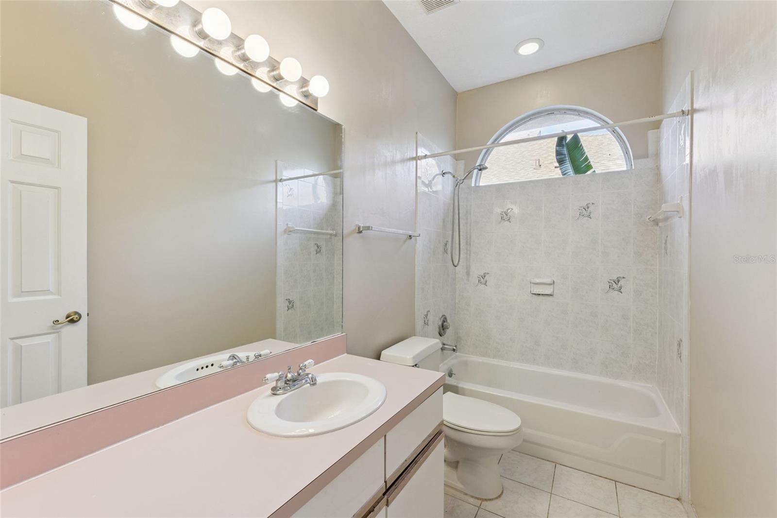 Image 10 of 32 For 472 Arrowmount Place