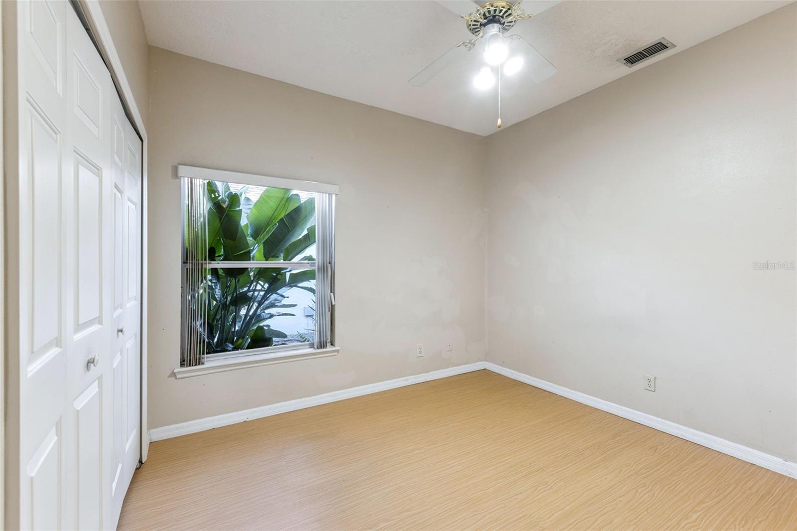 Image 12 of 32 For 472 Arrowmount Place