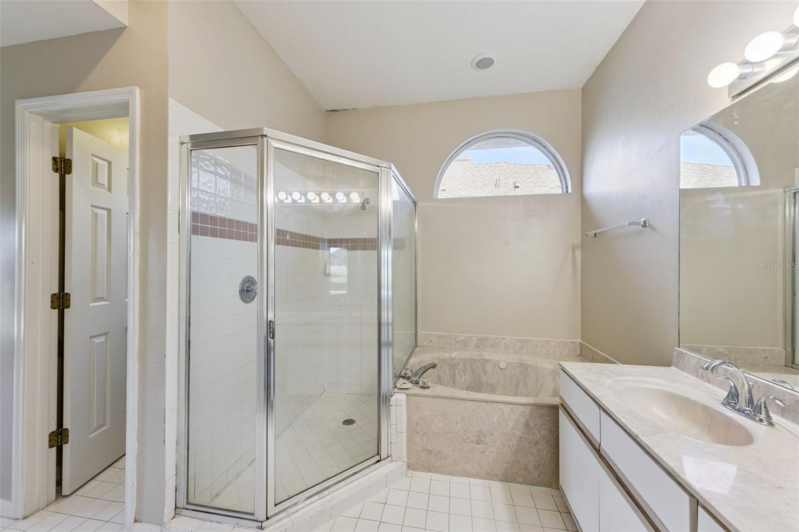 Image 17 of 32 For 472 Arrowmount Place