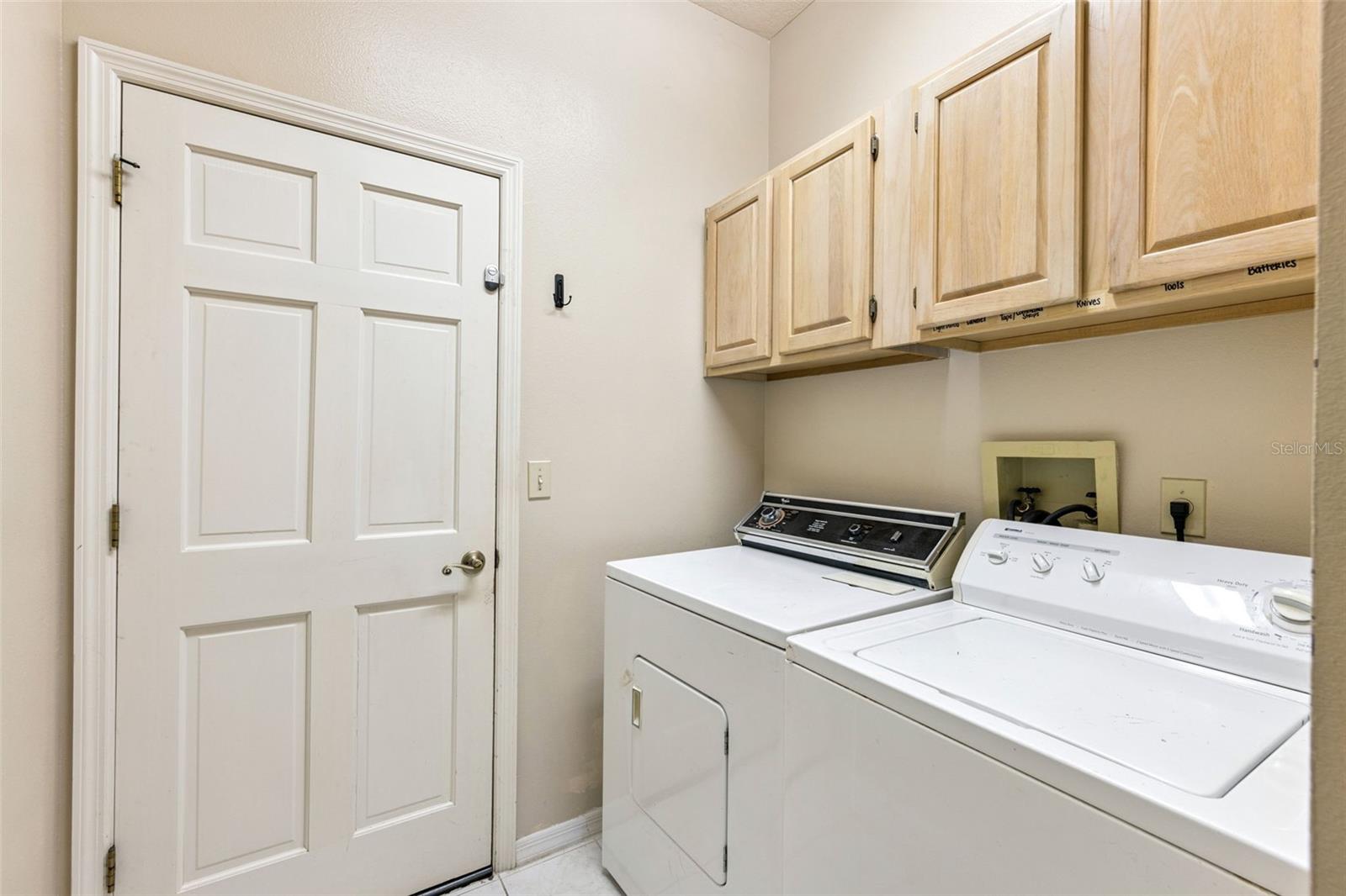 Image 18 of 32 For 472 Arrowmount Place