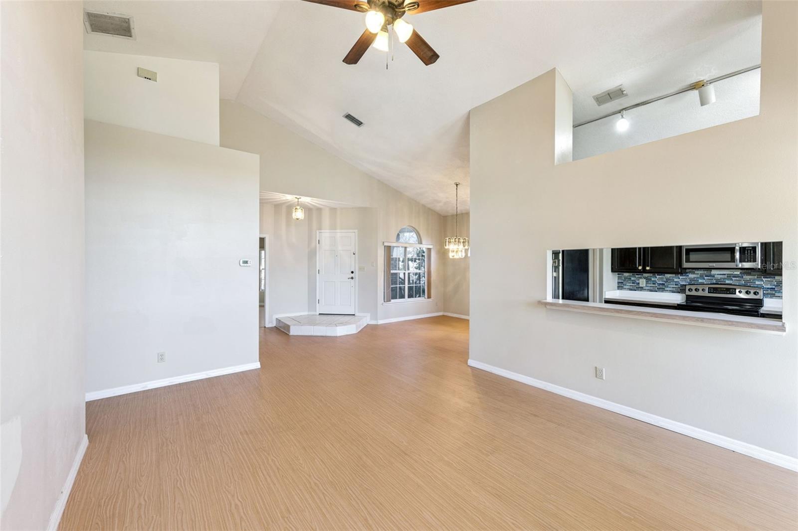 Image 5 of 32 For 472 Arrowmount Place