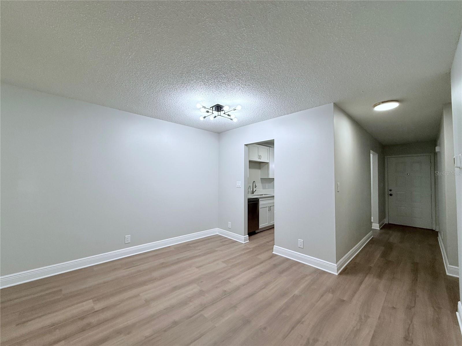 Image 10 of 21 For 1325 Cheney Highway F