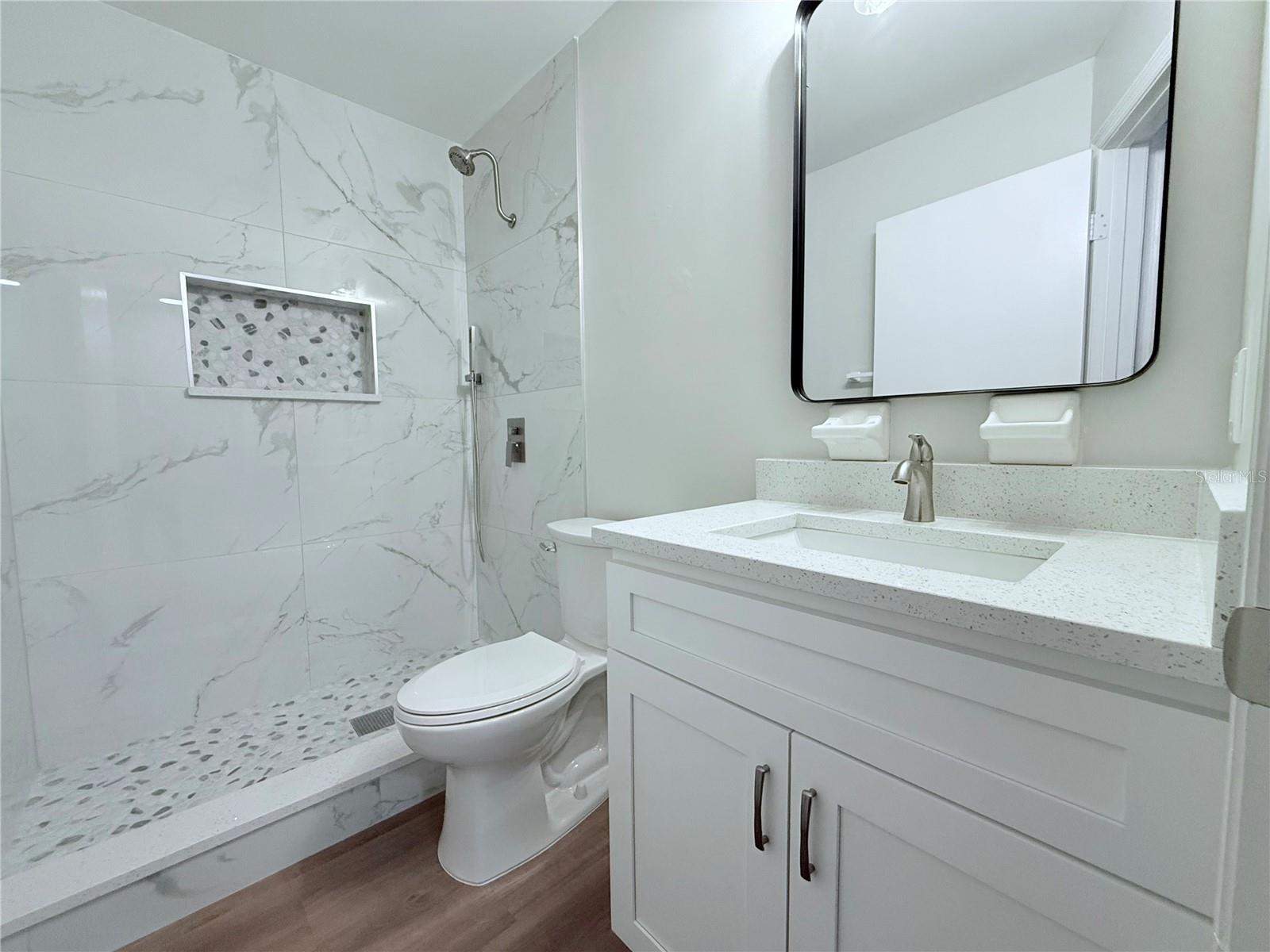 Image 11 of 21 For 1325 Cheney Highway F