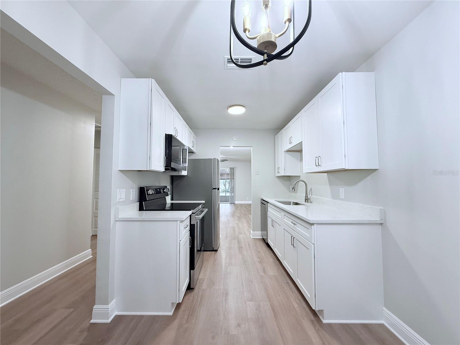 Image 5 of 21 For 1325 Cheney Highway F